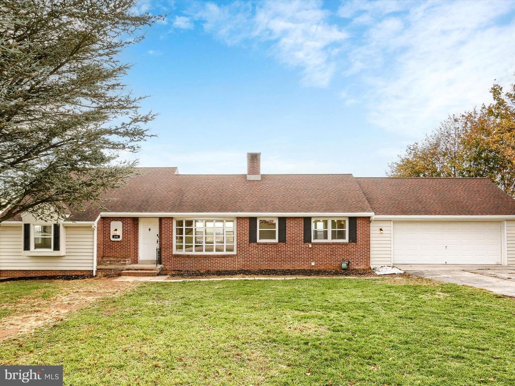 Photo of 103 Hillcrest Drive, HANOVER, PA 17331 (MLS # PAYK2090864)