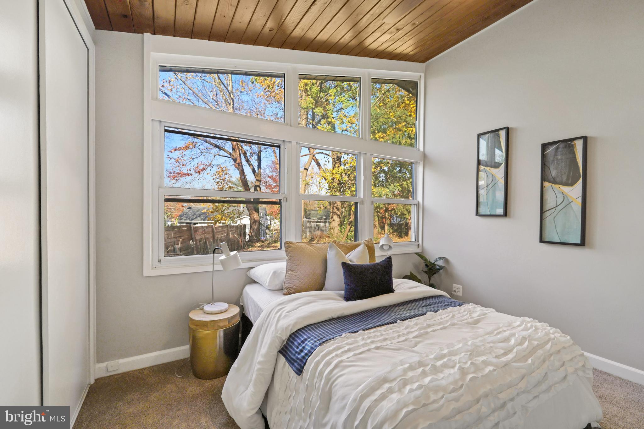 WHEATON CREST - Residential