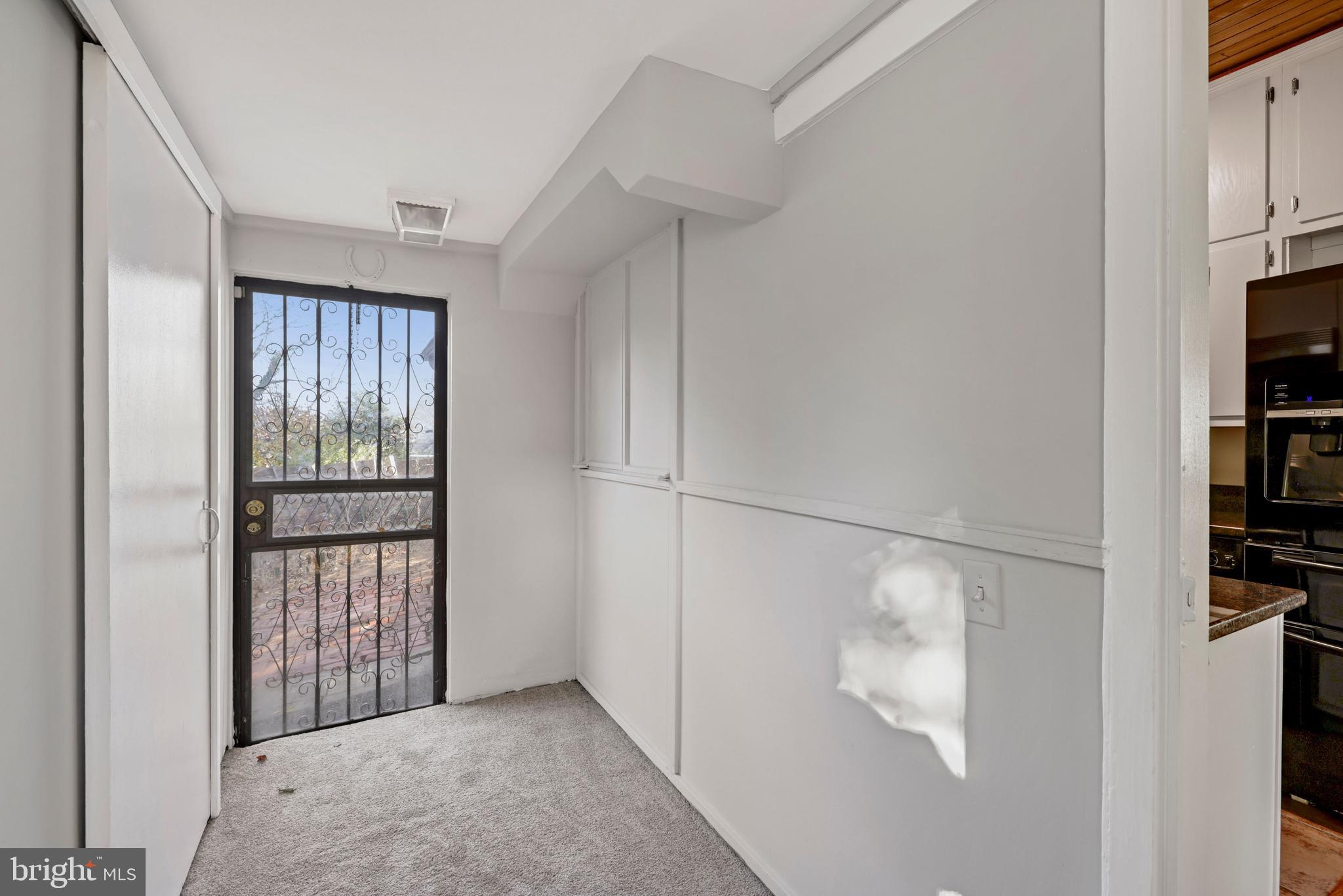 WHEATON CREST - Residential