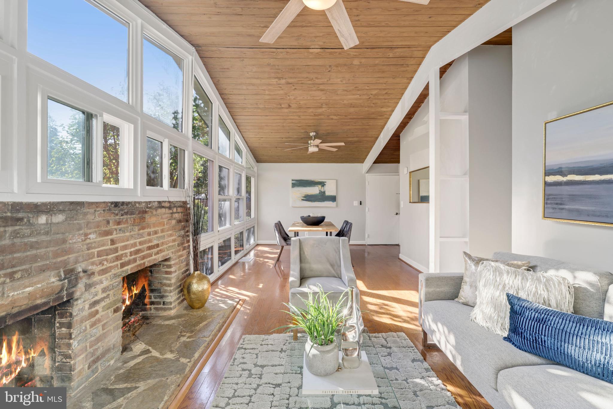 WHEATON CREST - Residential