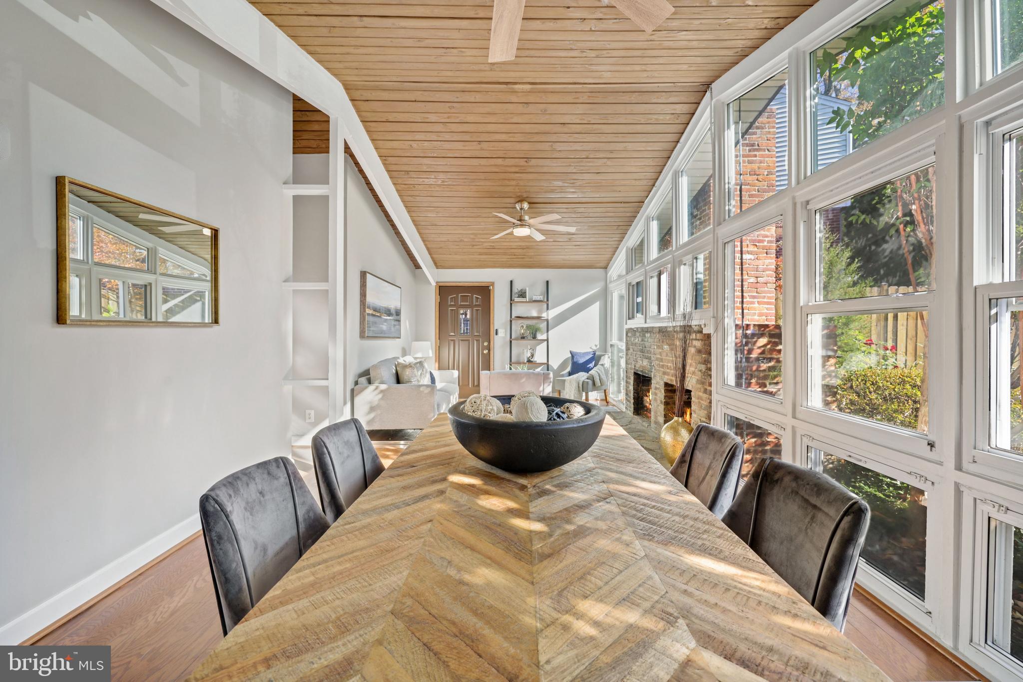 WHEATON CREST - Residential