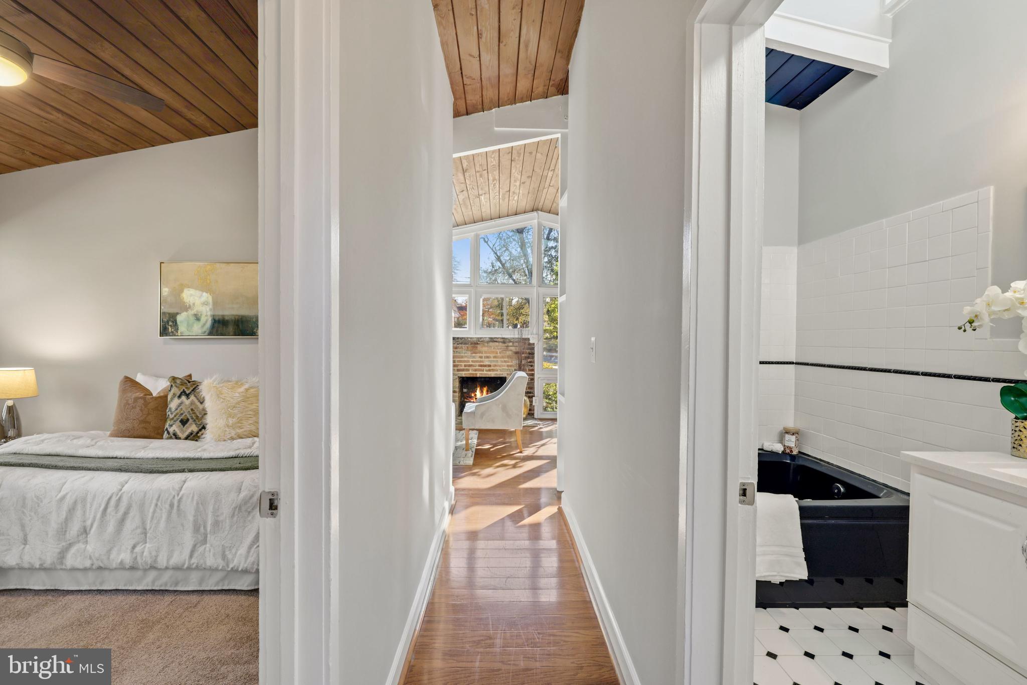 WHEATON CREST - Residential