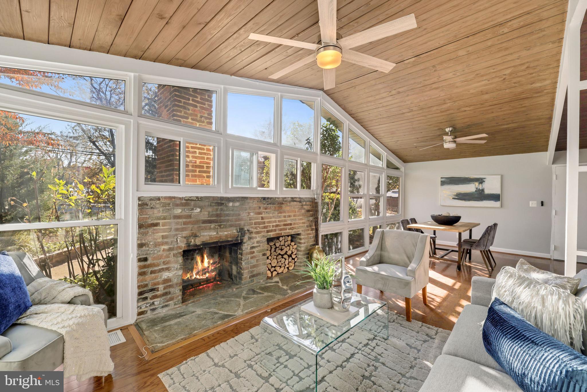 WHEATON CREST - Residential