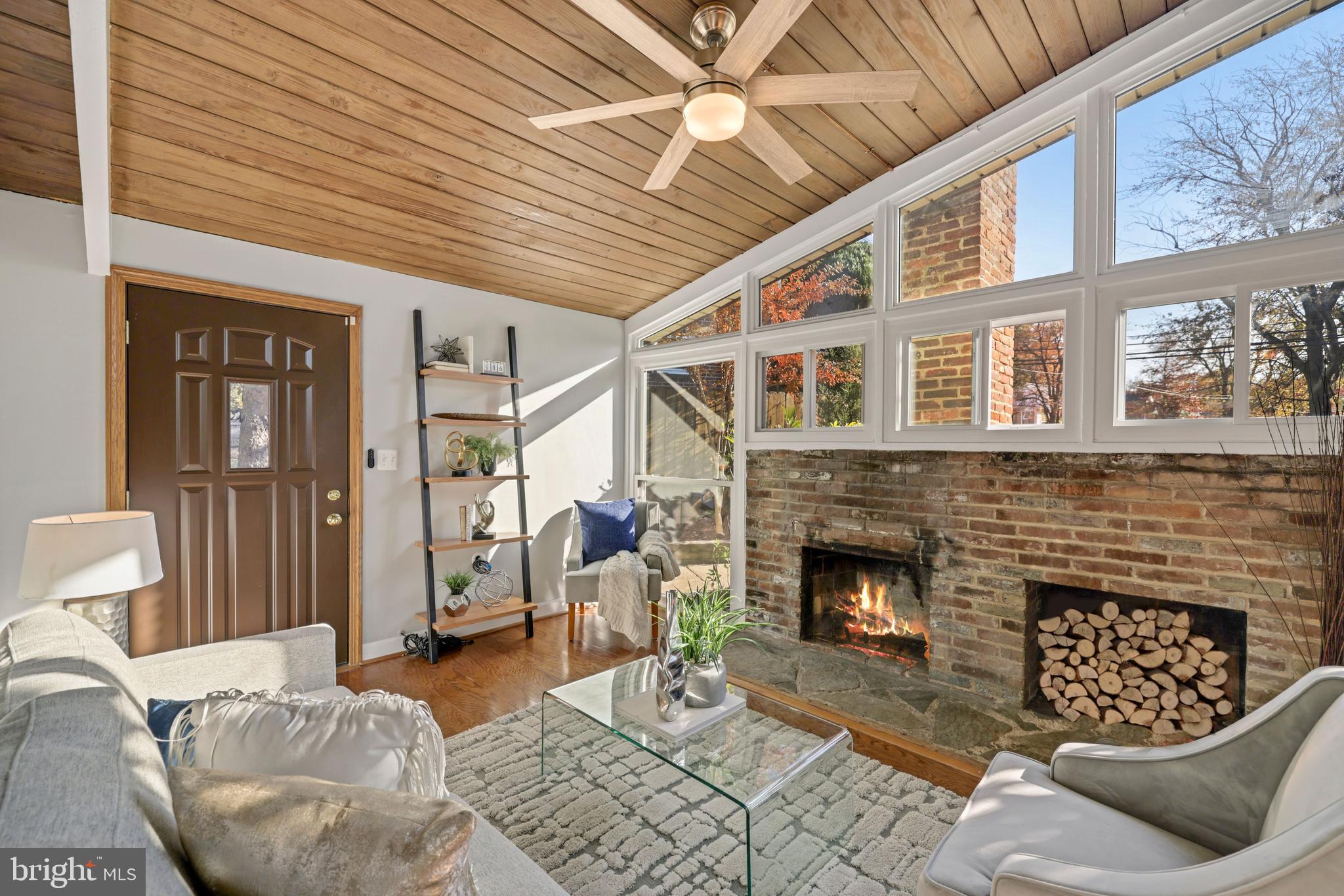 WHEATON CREST - Residential