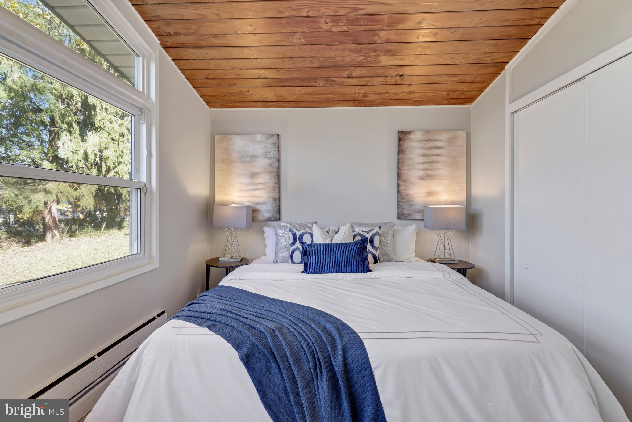 WHEATON CREST - Residential