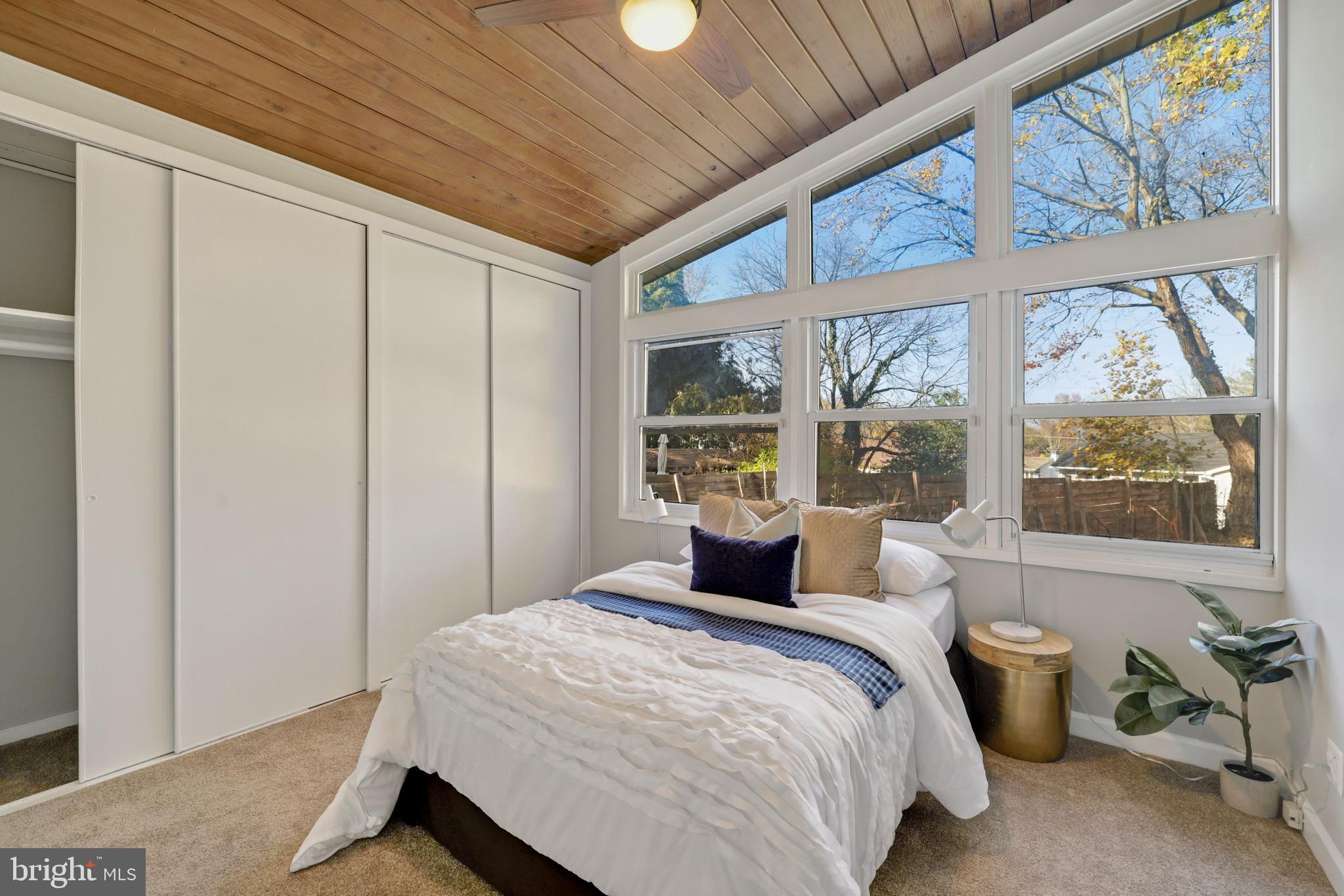 WHEATON CREST - Residential