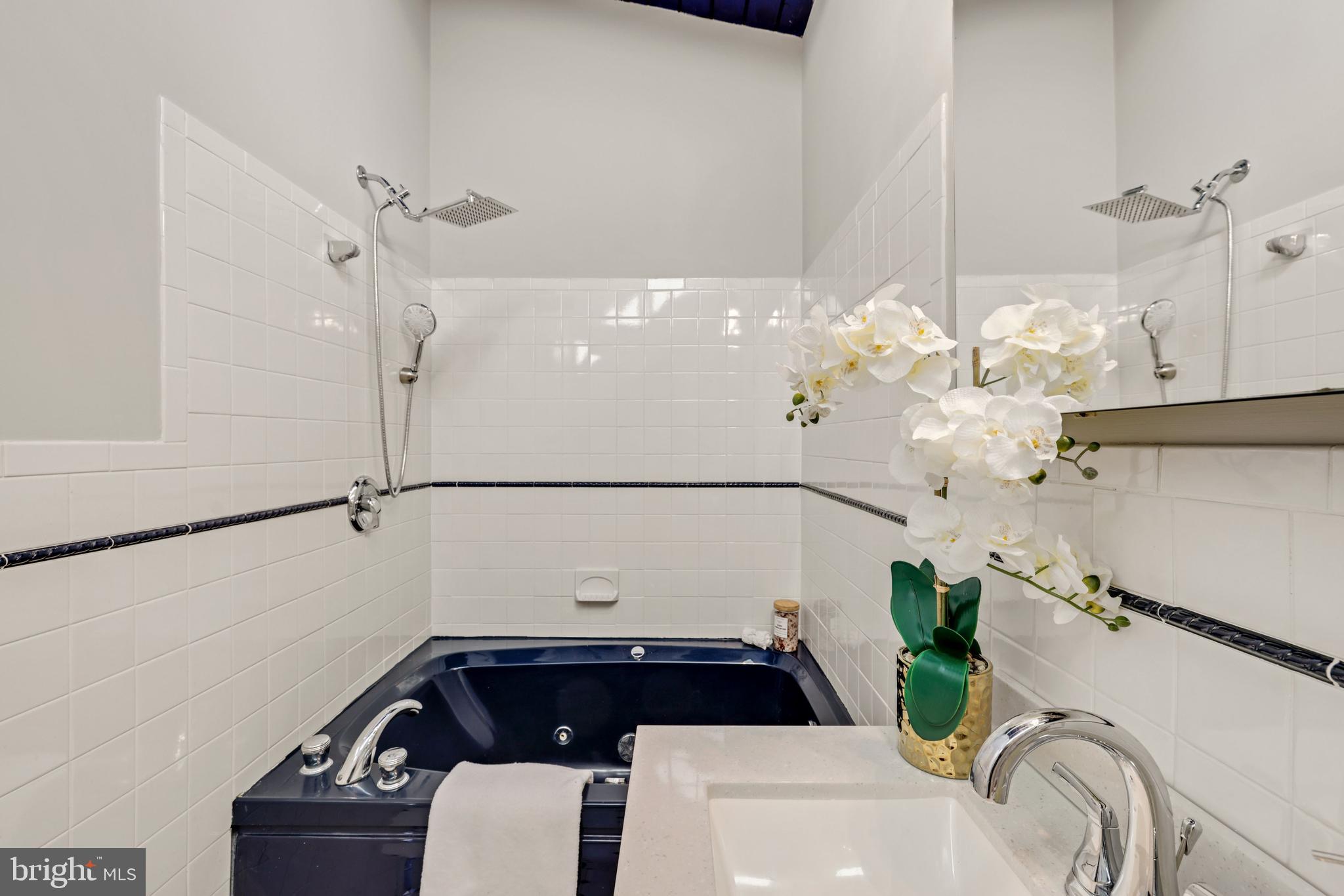 WHEATON CREST - Residential