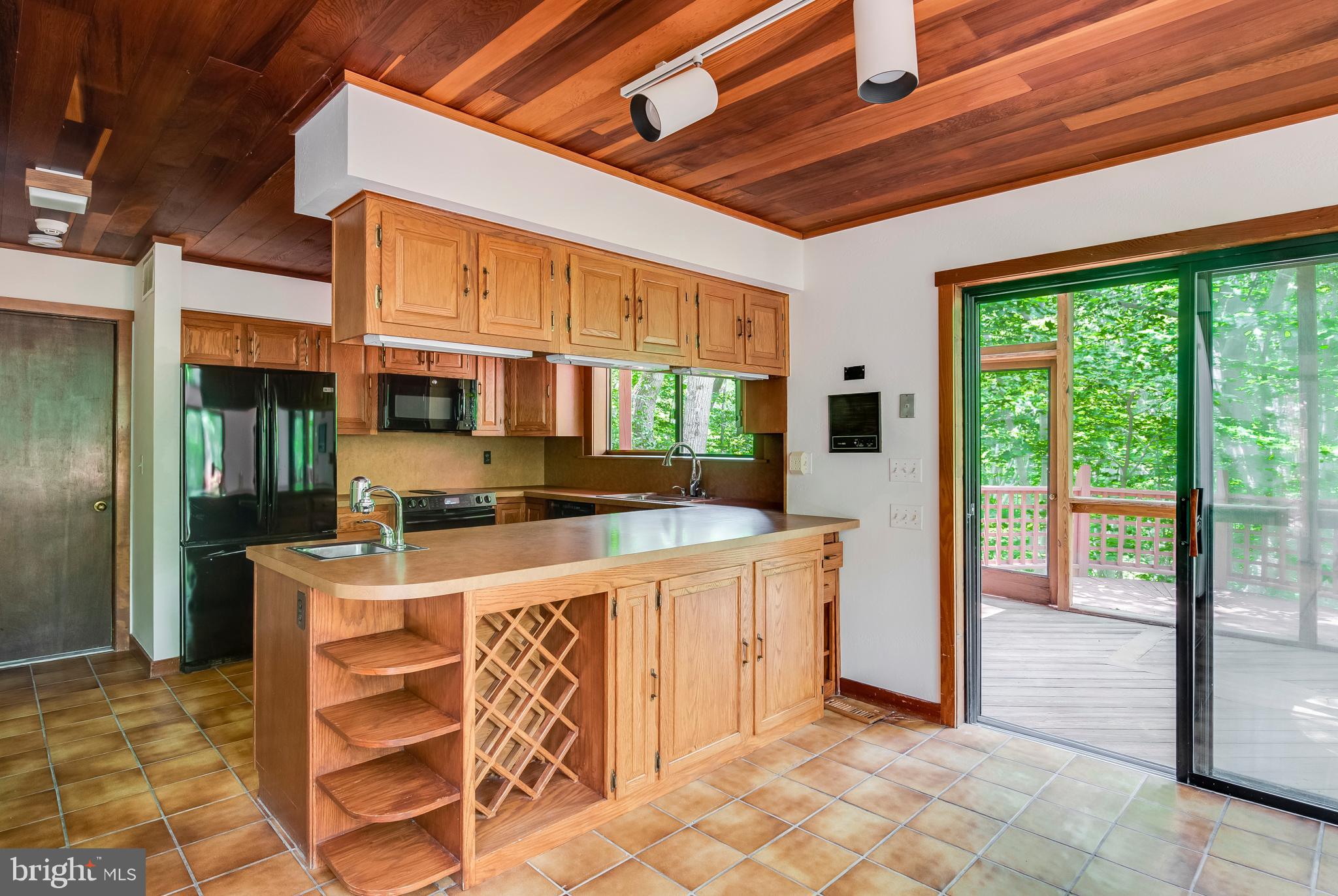 HARBOR OAKS - Residential