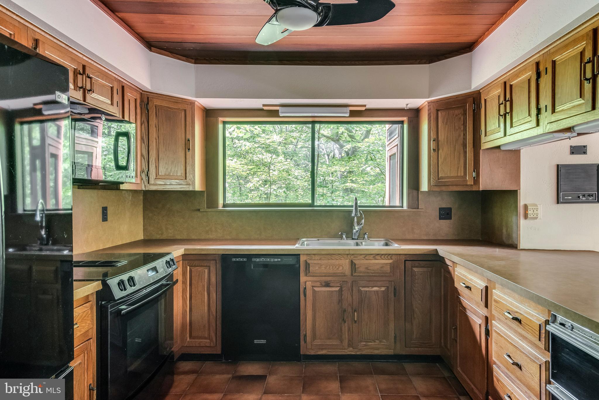 HARBOR OAKS - Residential