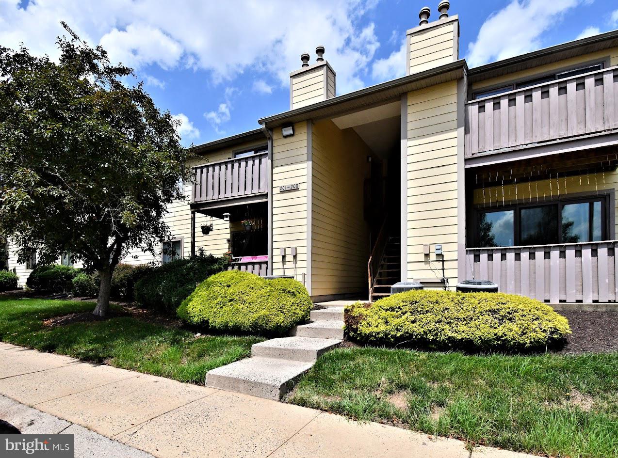 207 STOCKTON COURT