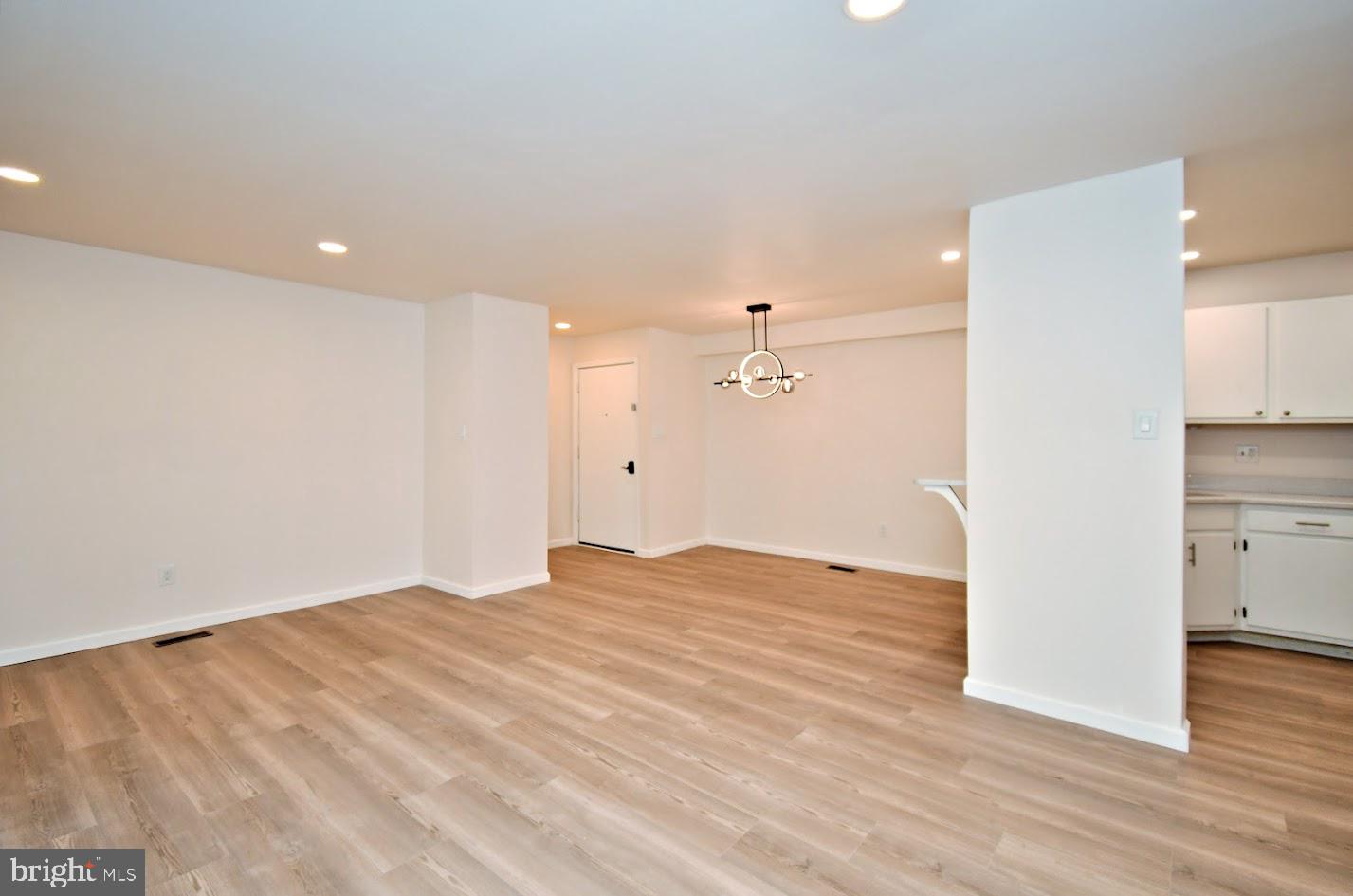 207 STOCKTON COURT
