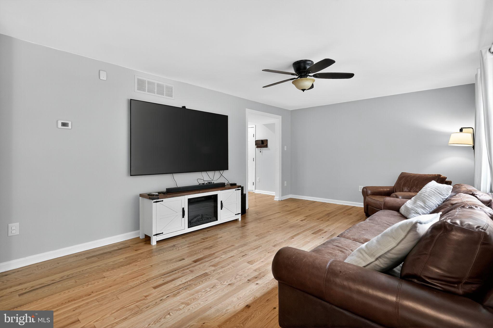 2196 HALLMARK COURT