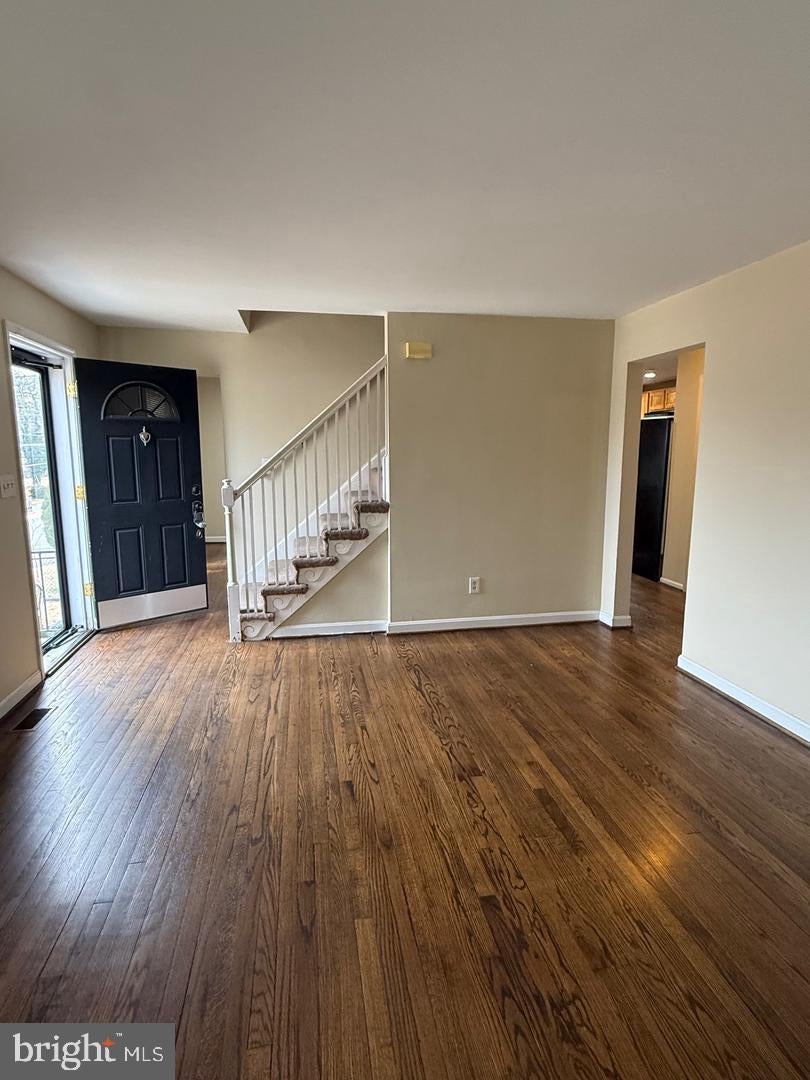 2421 RAMBLEWOOD DRIVE