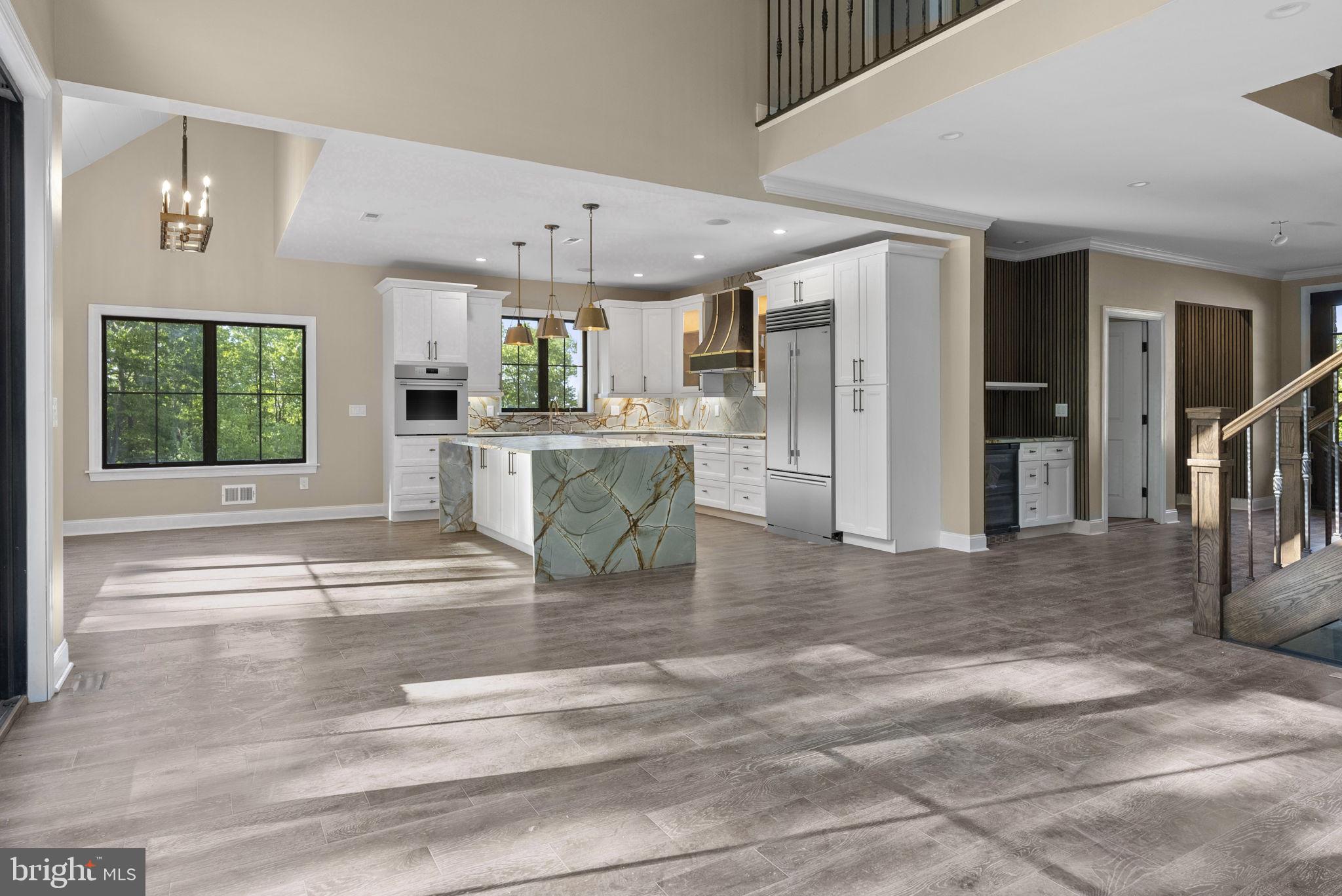 BIG BOULDER LAKE - Residential