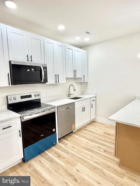 151 N York Street Unit C, Pottstown, PA MLS: PAMC2163376