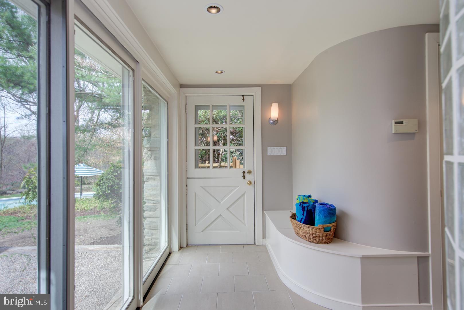 CHESTNUT HILL - Residential