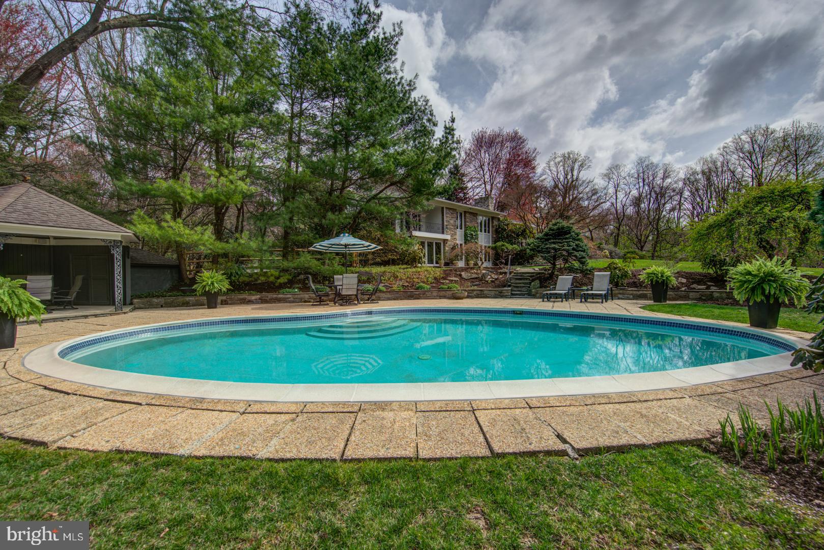 CHESTNUT HILL - Residential