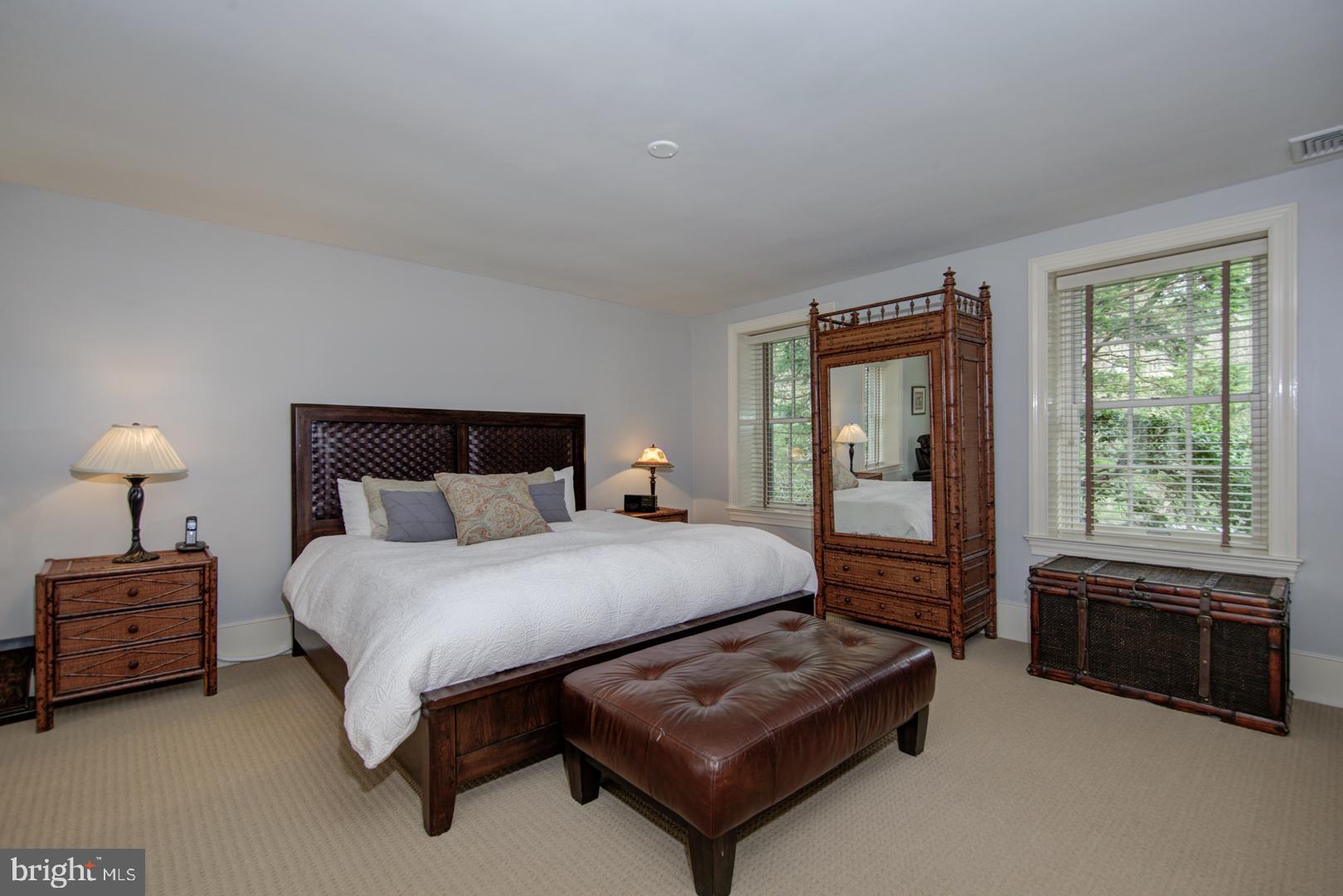 CHESTNUT HILL - Residential