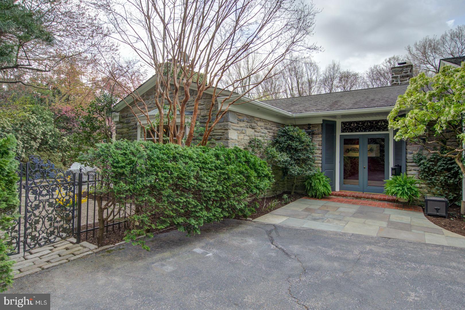 CHESTNUT HILL - Residential