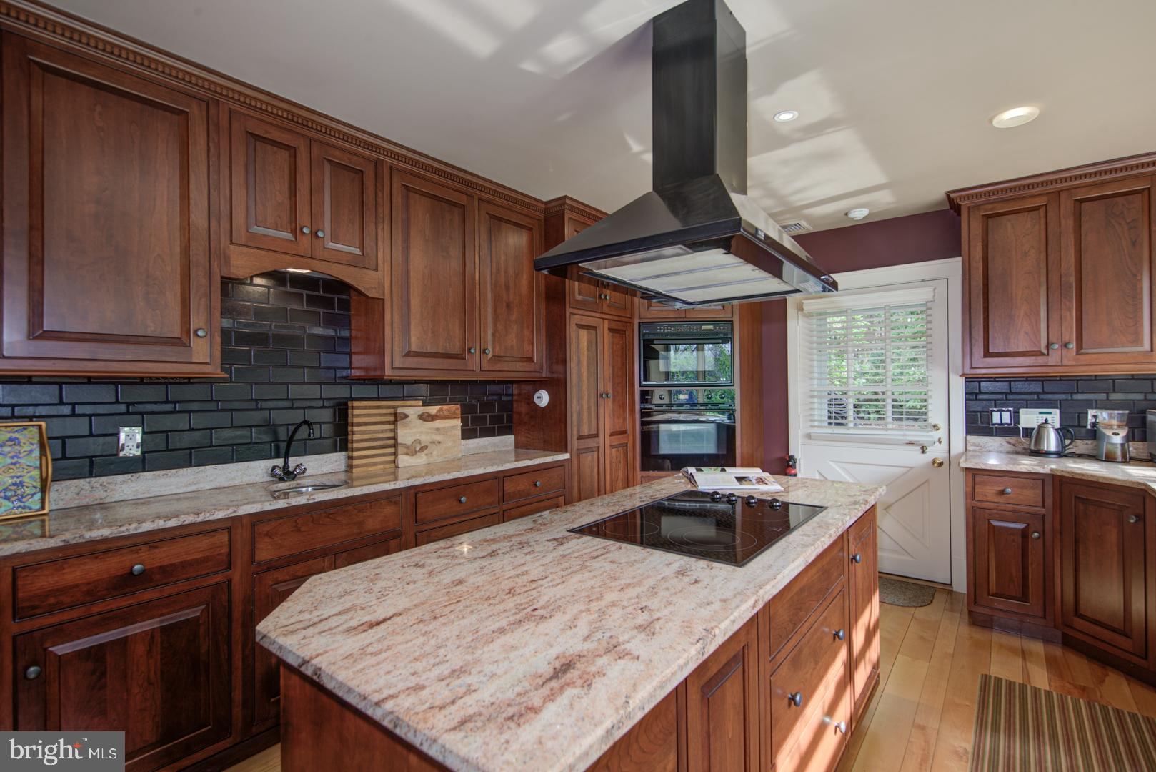 CHESTNUT HILL - Residential