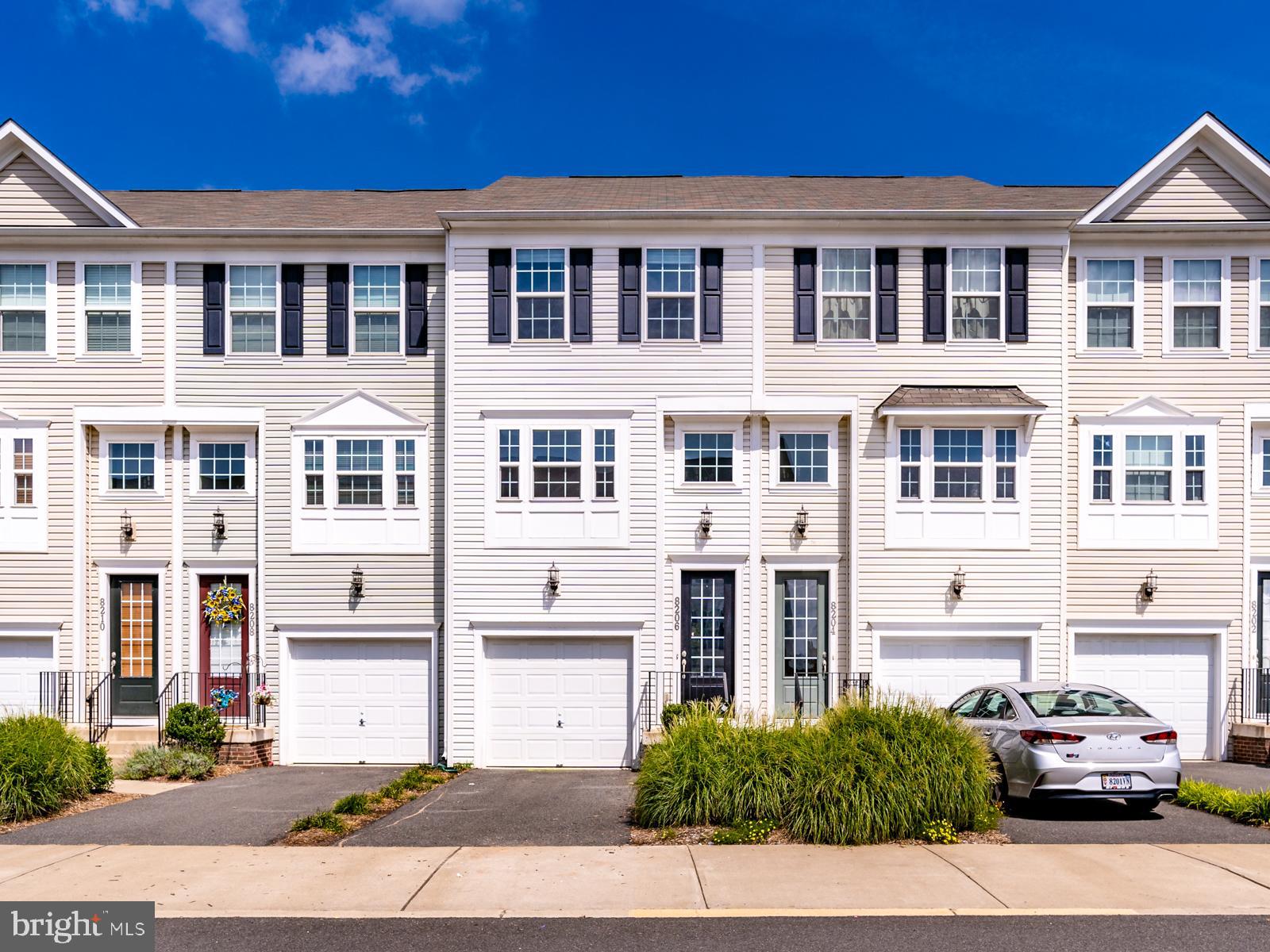 8206 HERITAGE CROSSING COURT