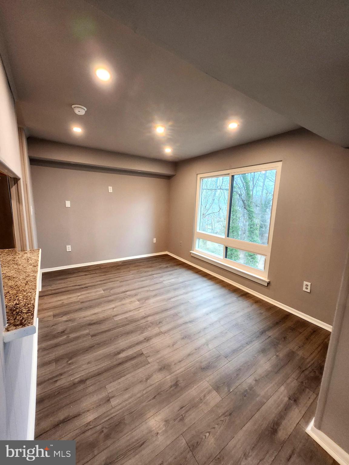 CHELSEA WOODS CONDO - Residential