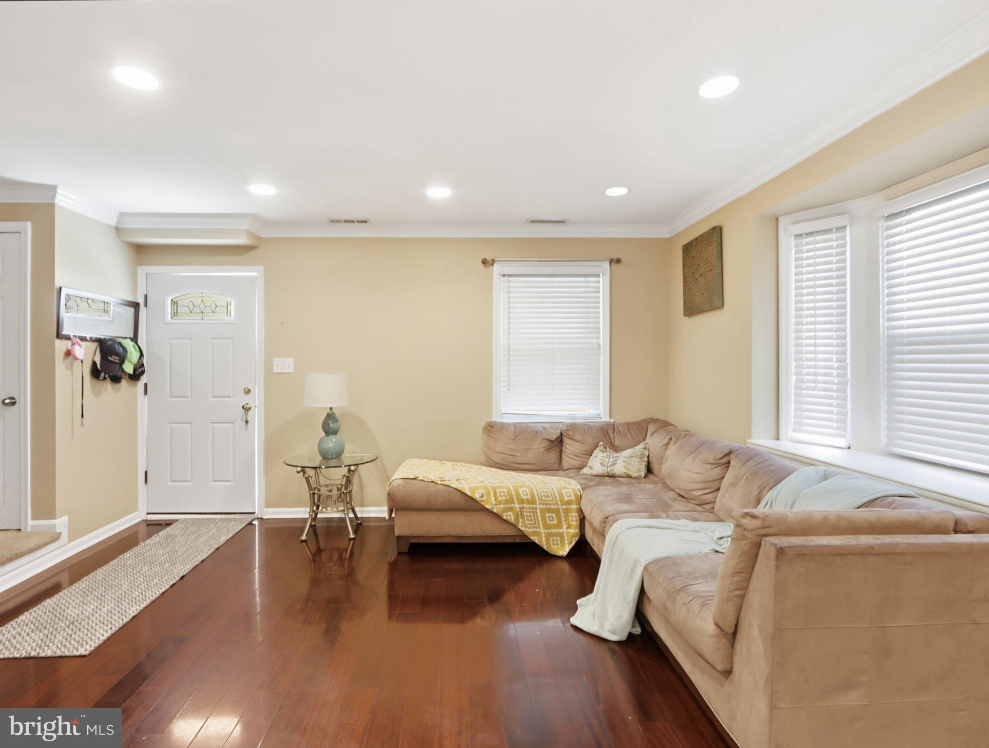 1528 RAMBLEWOOD ROAD