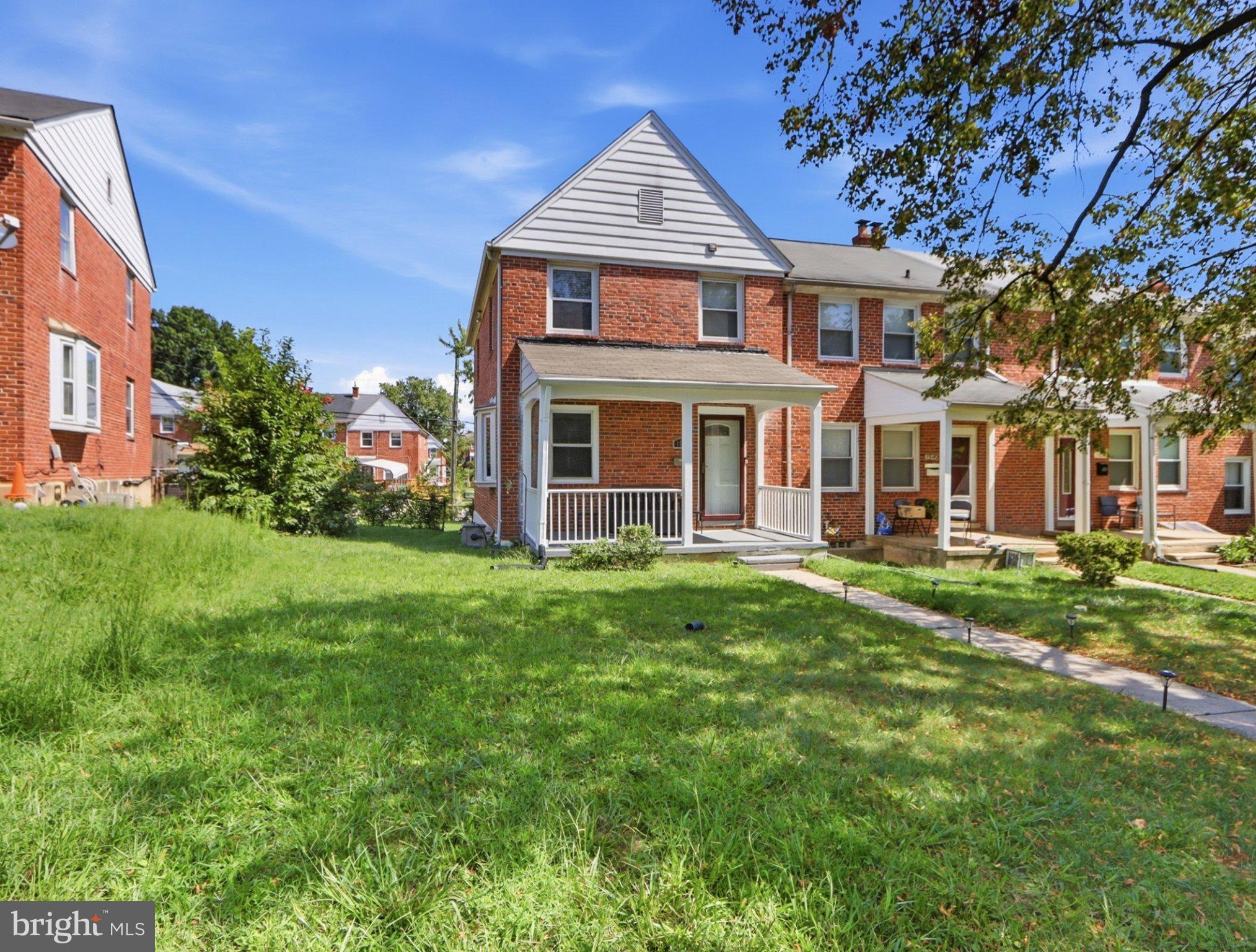 1528 RAMBLEWOOD ROAD