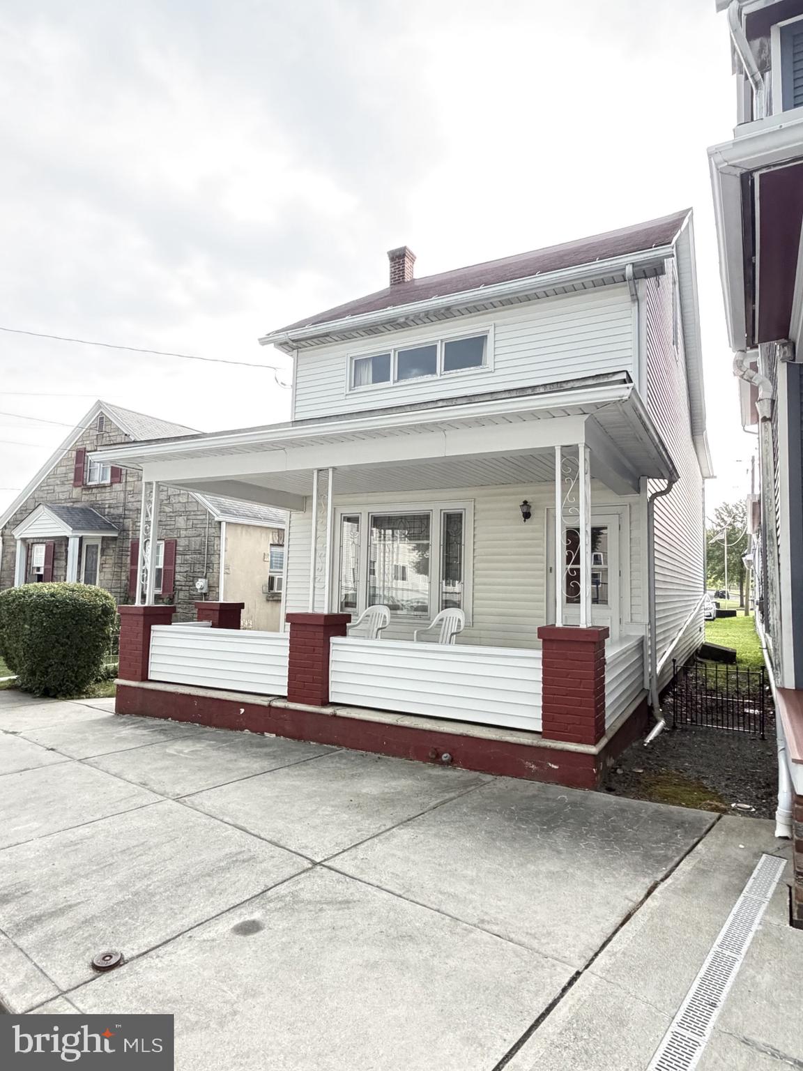 45 W HOLLAND STREET
