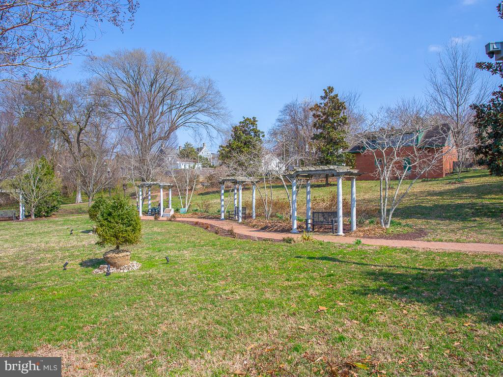 WAGAMONS WEST SHORES - Residential