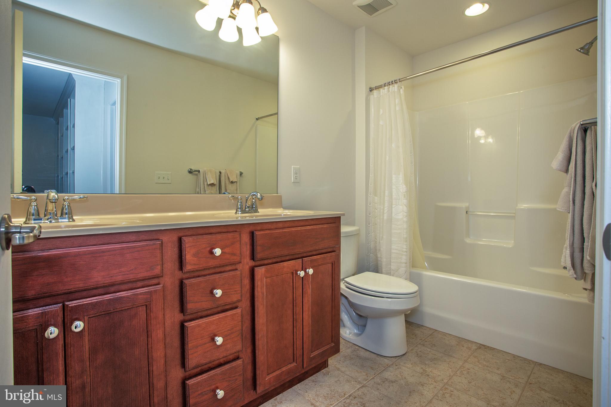 WAGAMONS WEST SHORES - Residential