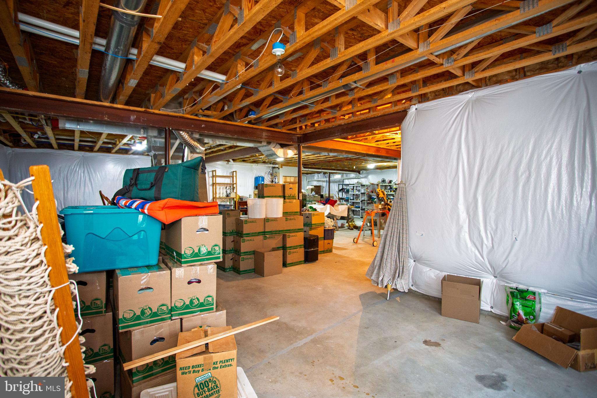 WAGAMONS WEST SHORES - Residential