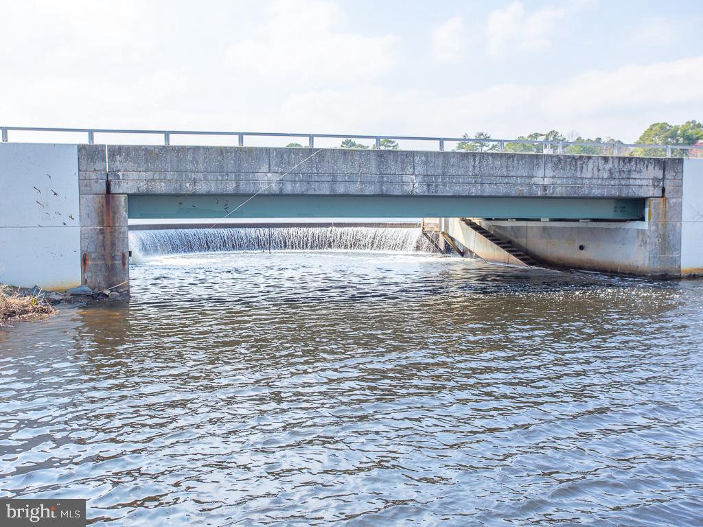 WAGAMONS WEST SHORES - Residential