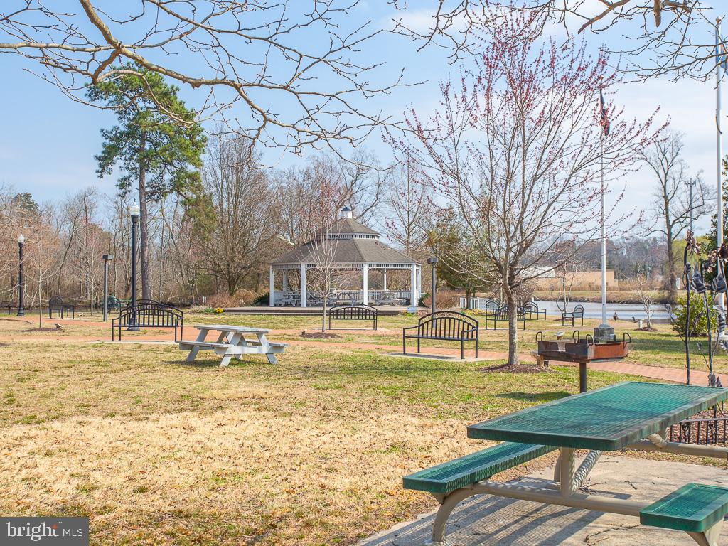 WAGAMONS WEST SHORES - Residential