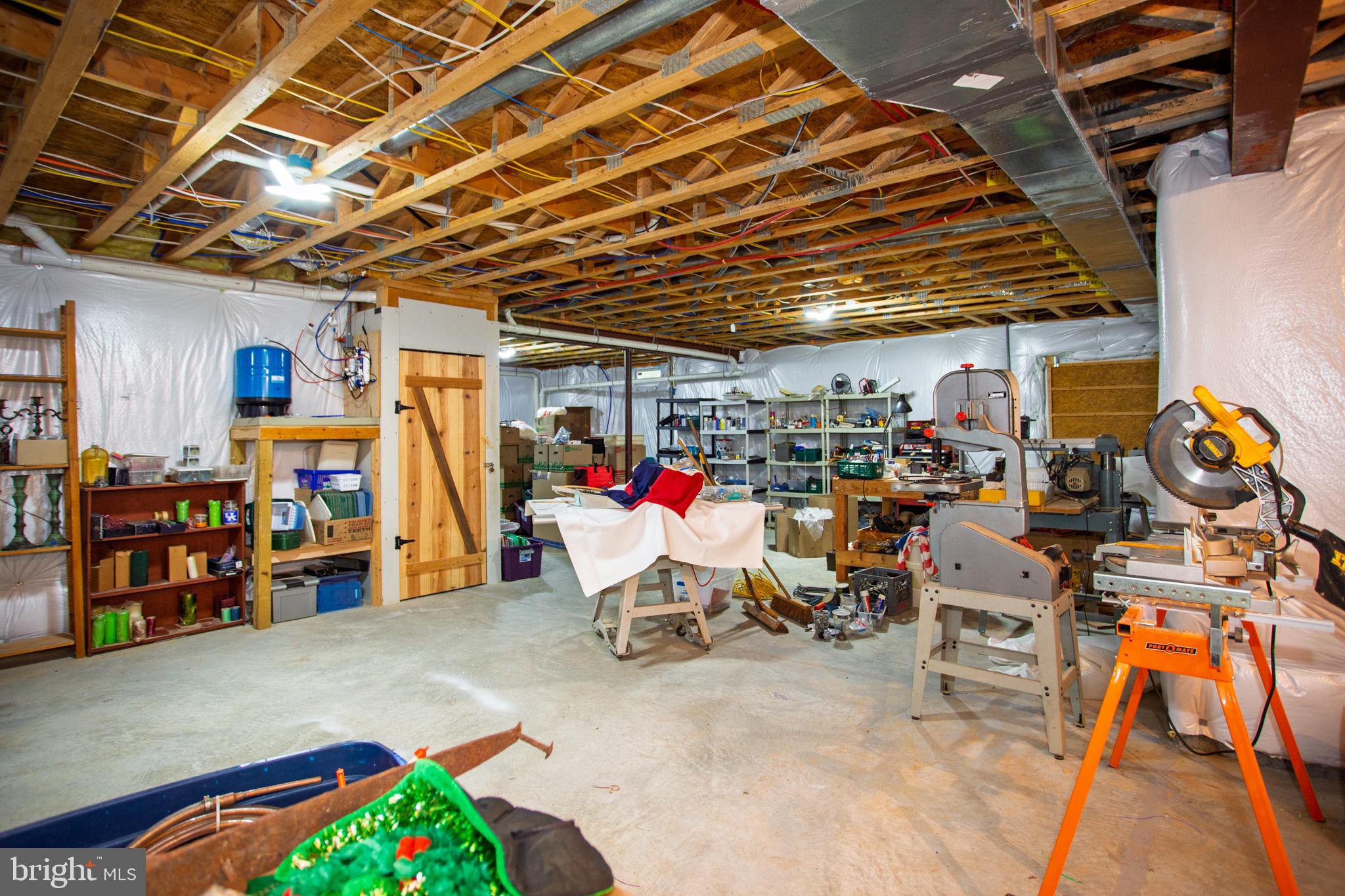 WAGAMONS WEST SHORES - Residential