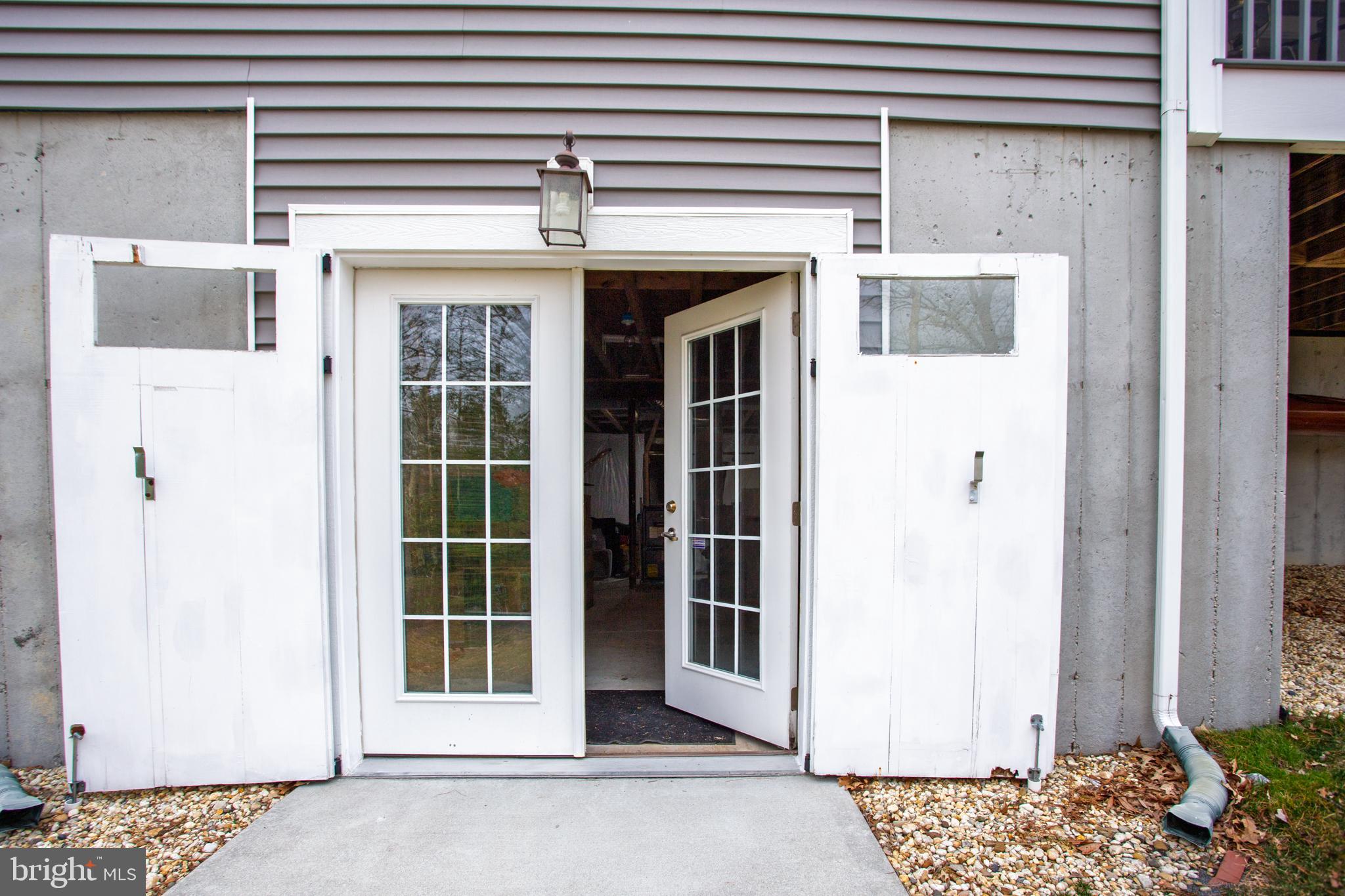 WAGAMONS WEST SHORES - Residential