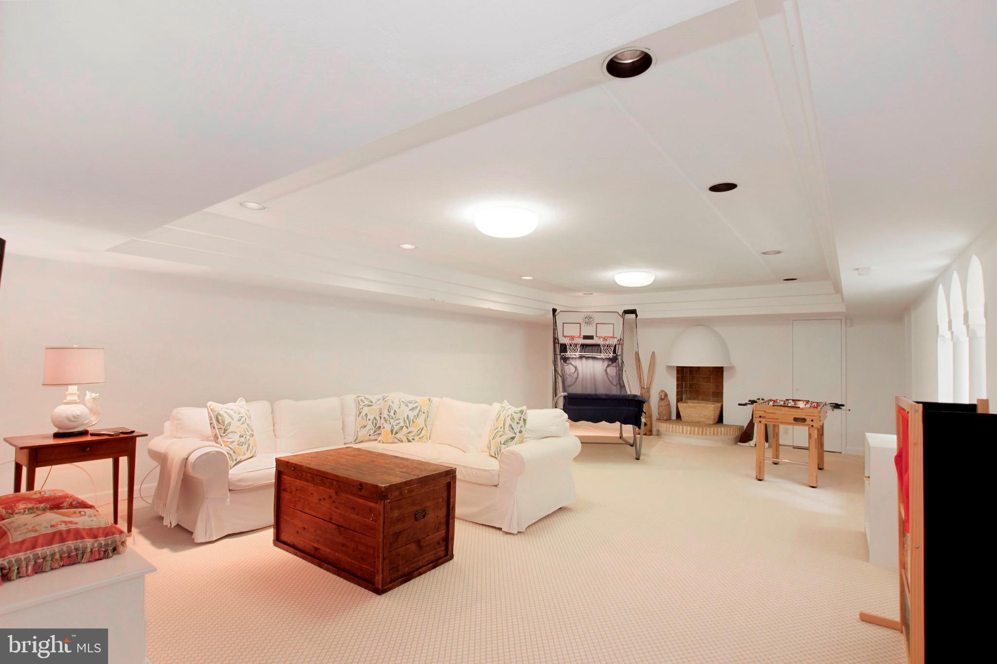 WESTMORELAND HILLS - Residential