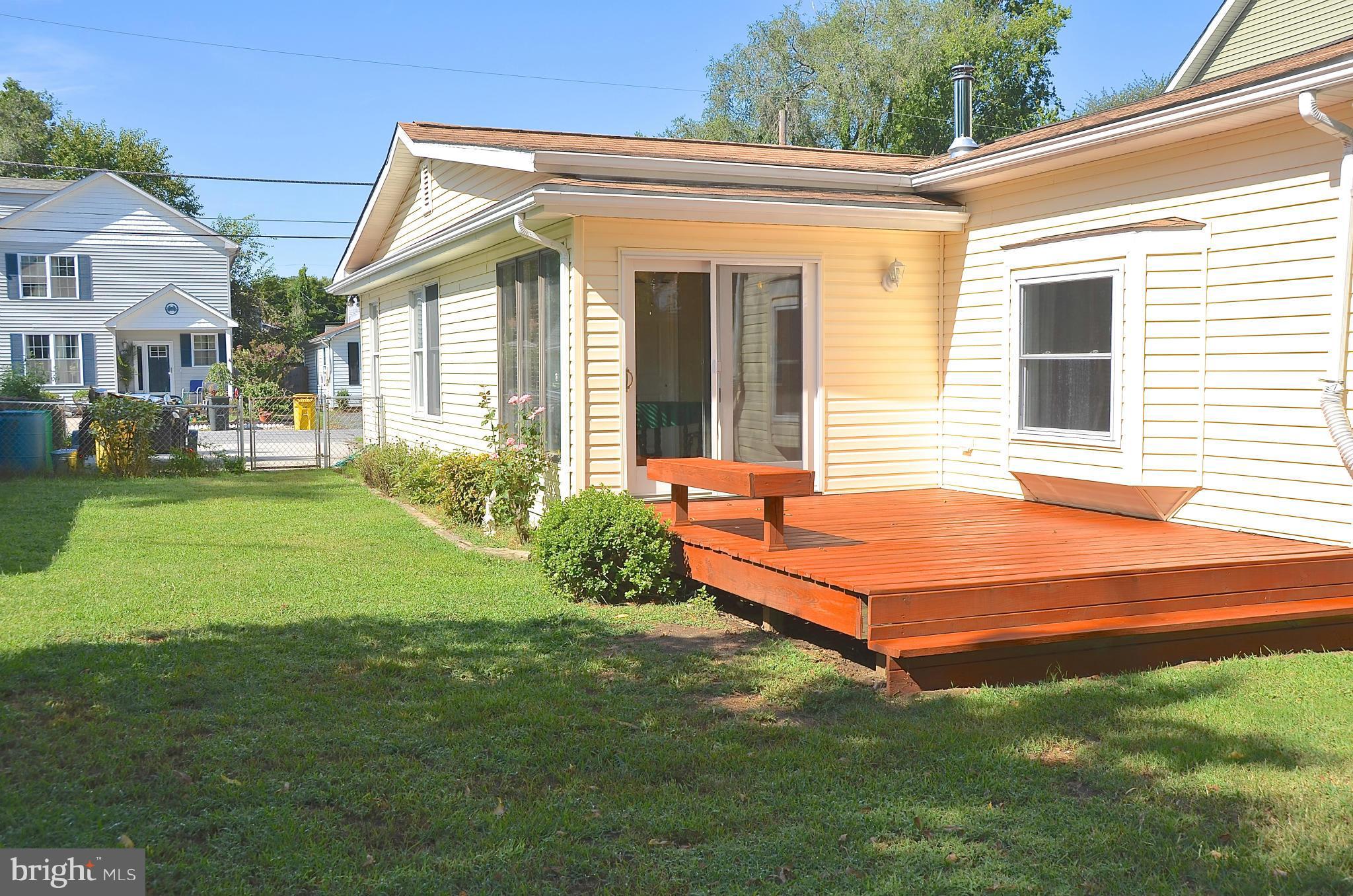 WOODLAND BEACH - Residential