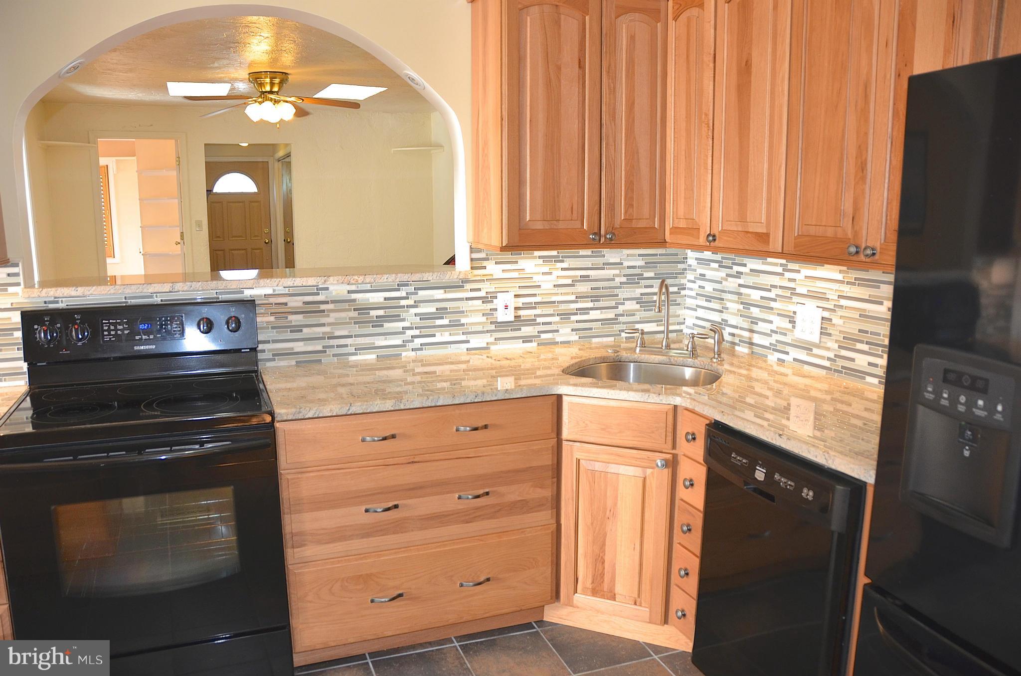 WOODLAND BEACH - Residential