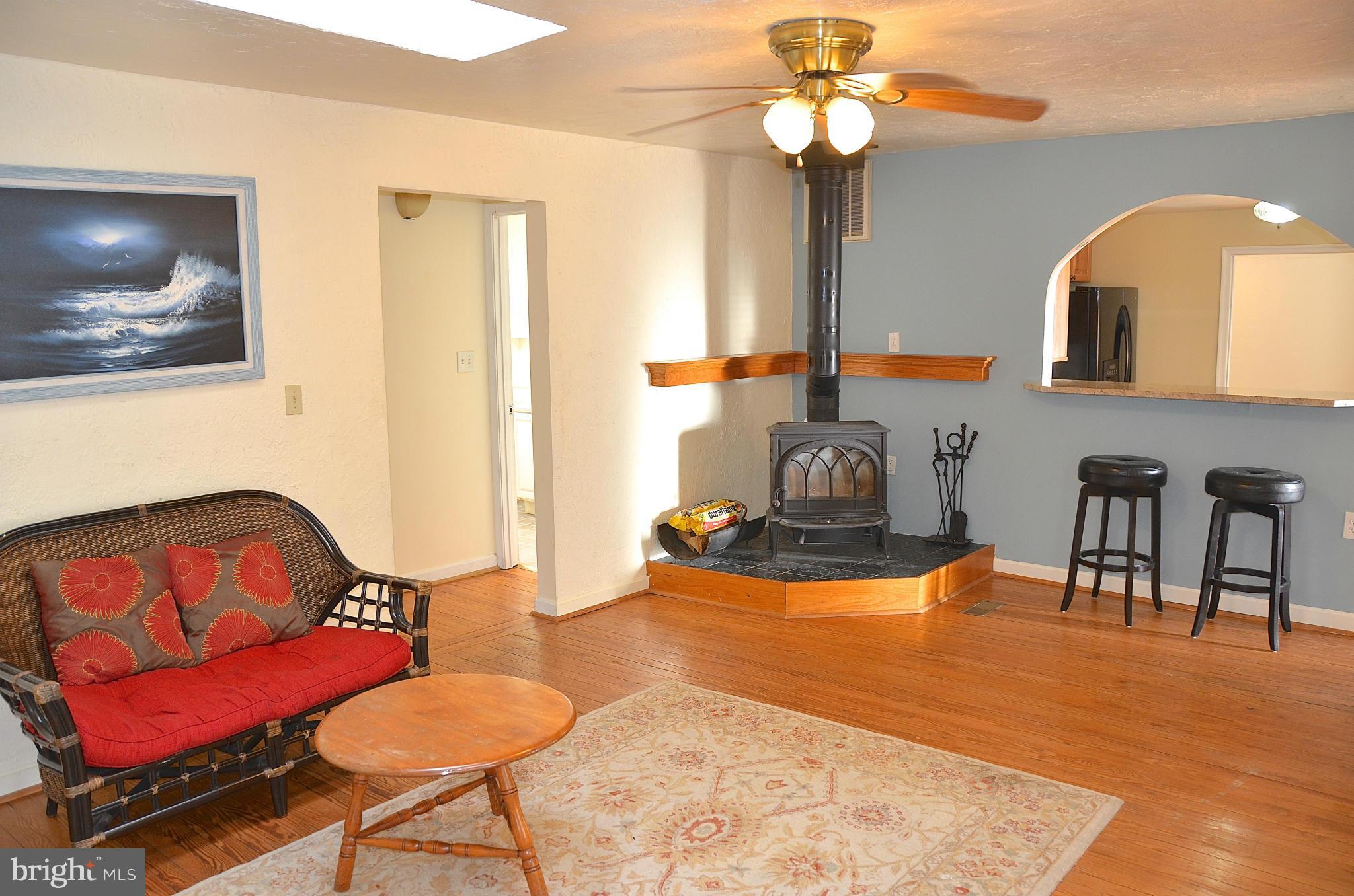 WOODLAND BEACH - Residential