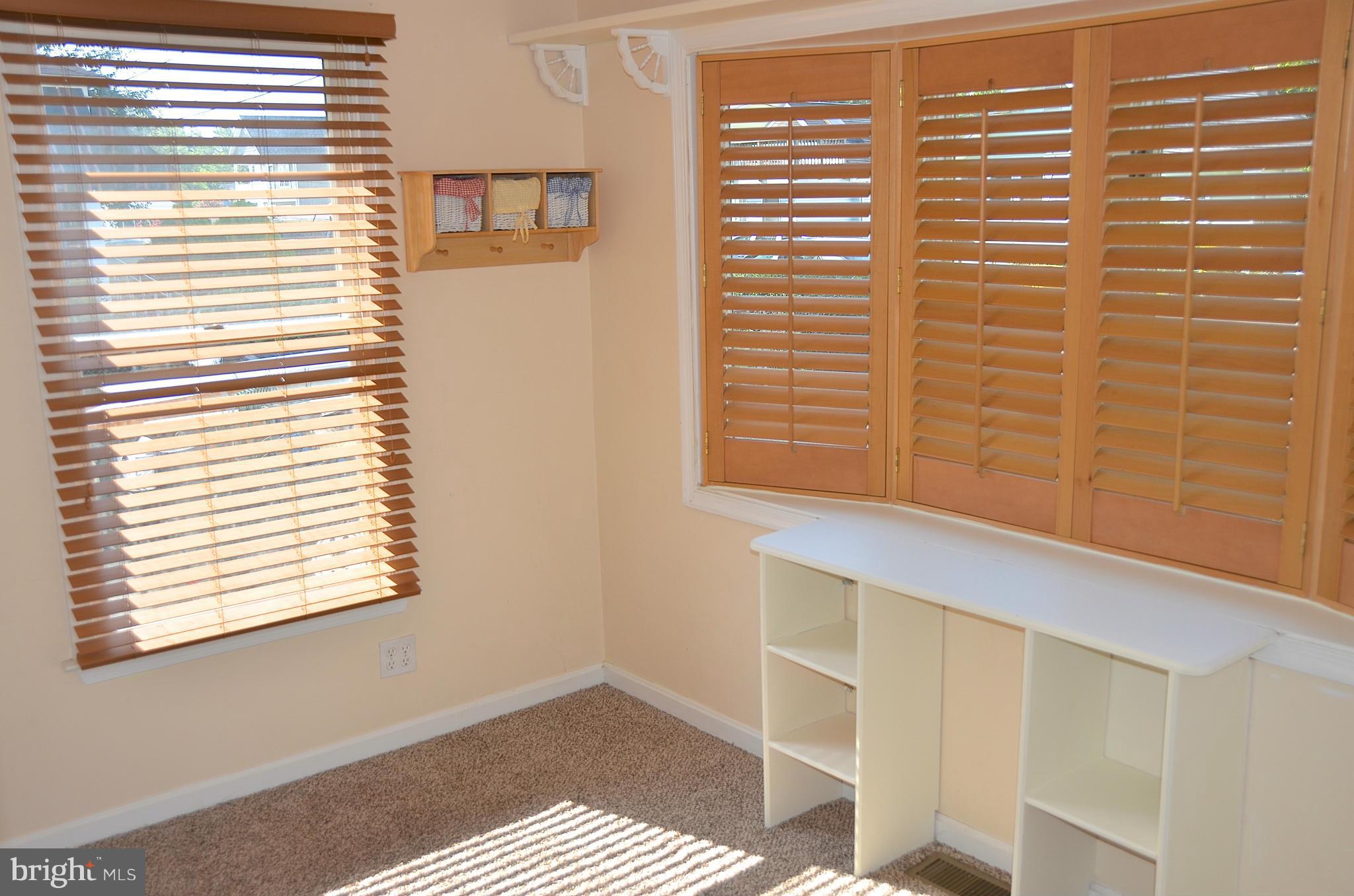 WOODLAND BEACH - Residential