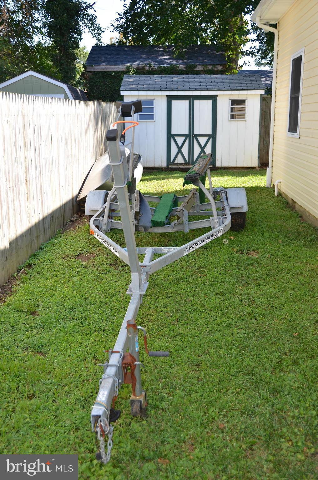 WOODLAND BEACH - Residential