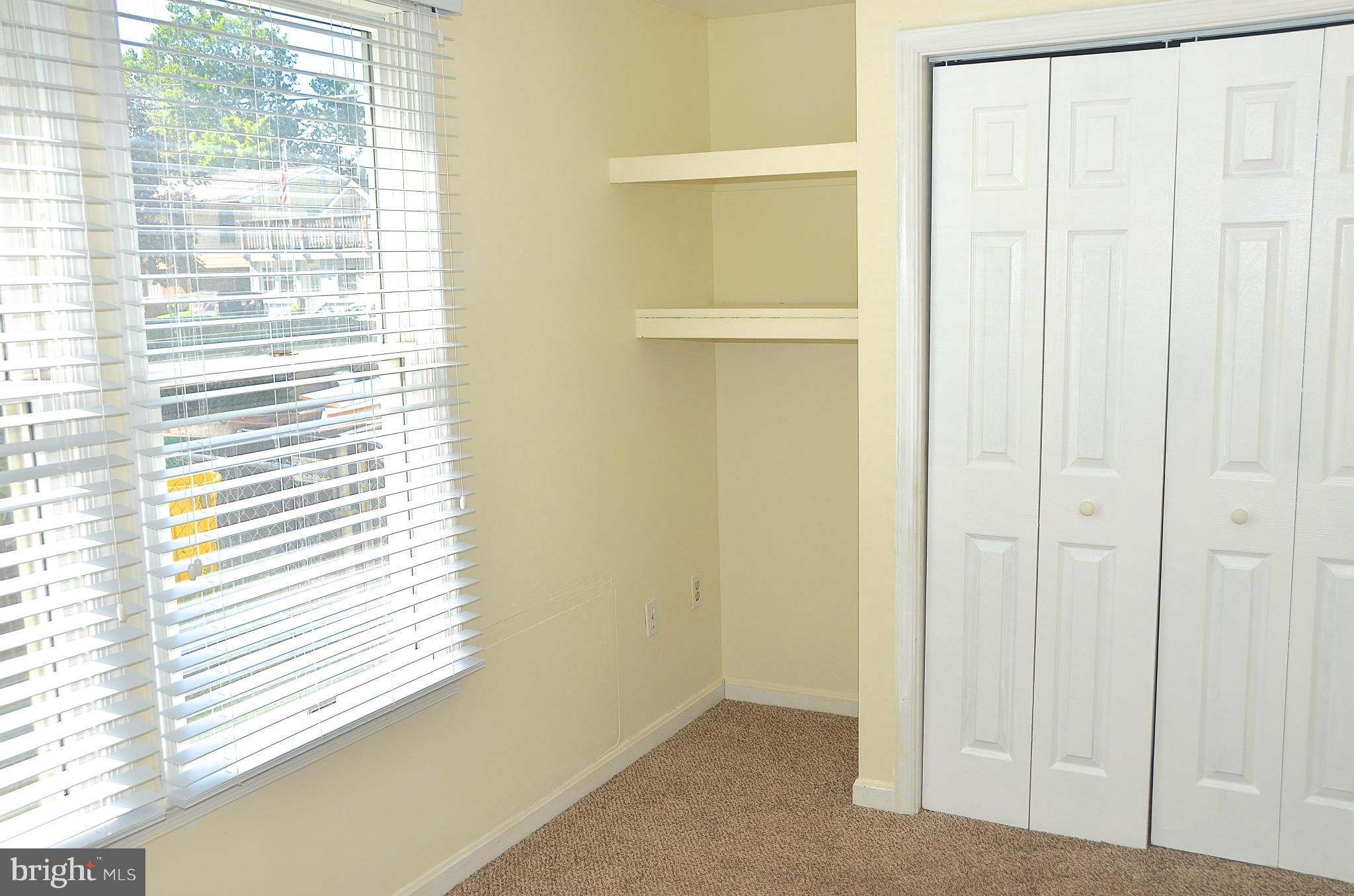 WOODLAND BEACH - Residential