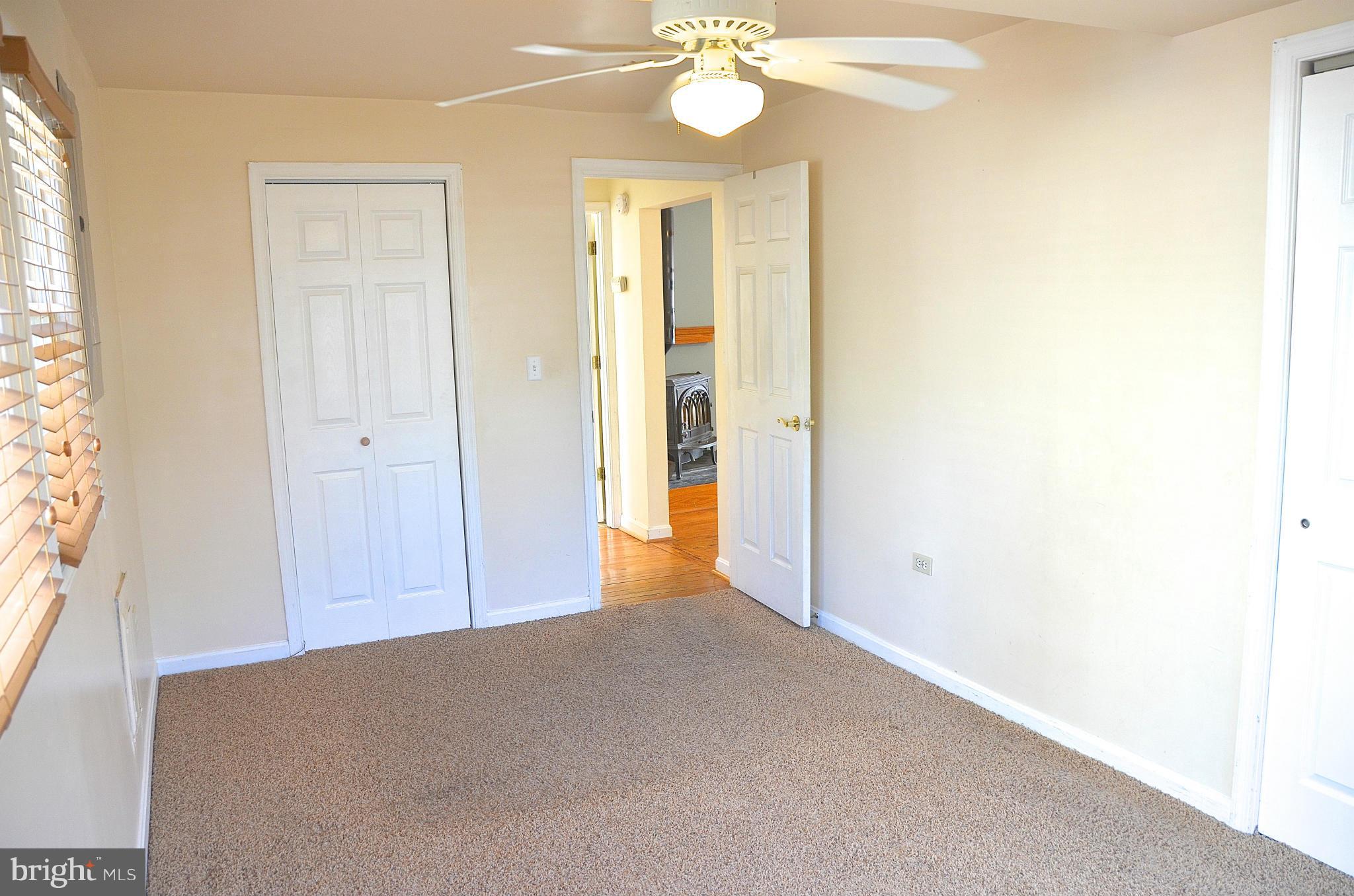 WOODLAND BEACH - Residential