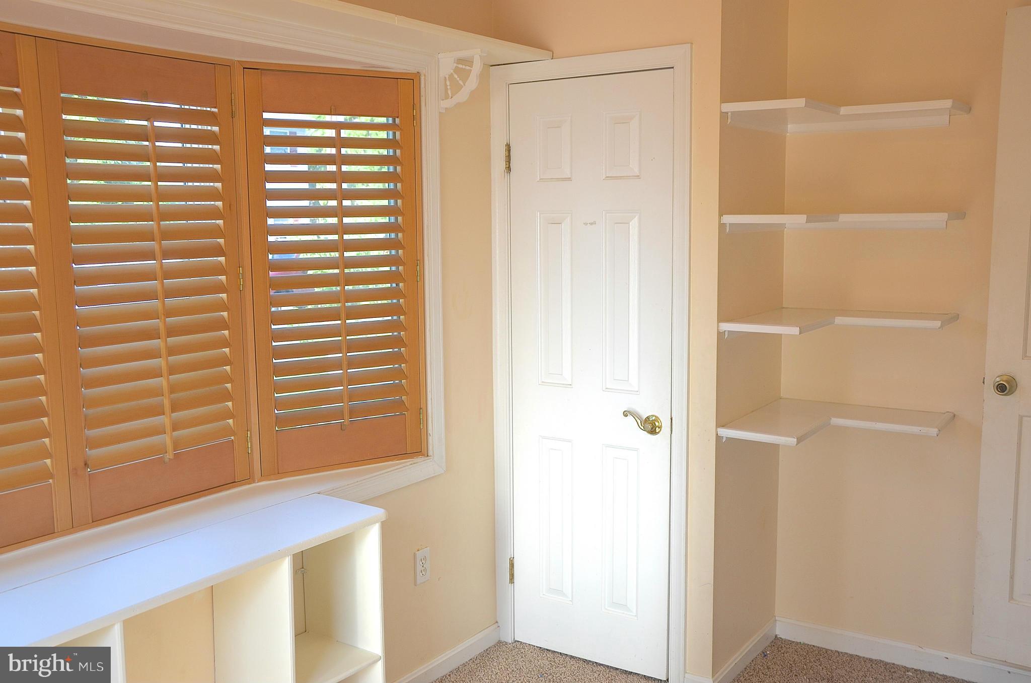 WOODLAND BEACH - Residential