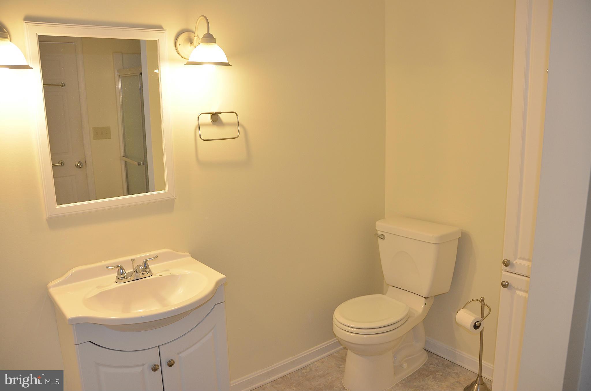 WOODLAND BEACH - Residential