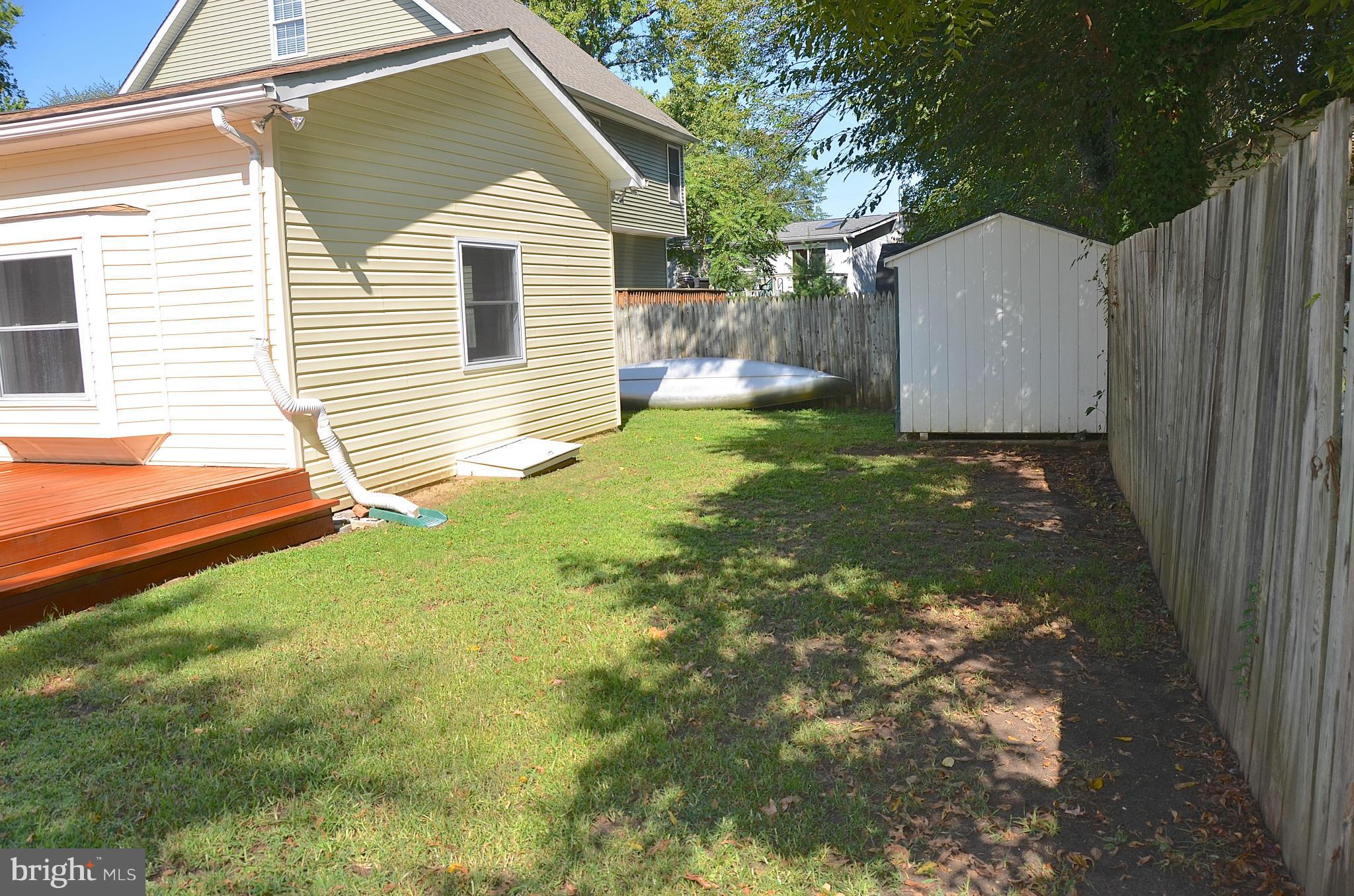 WOODLAND BEACH - Residential