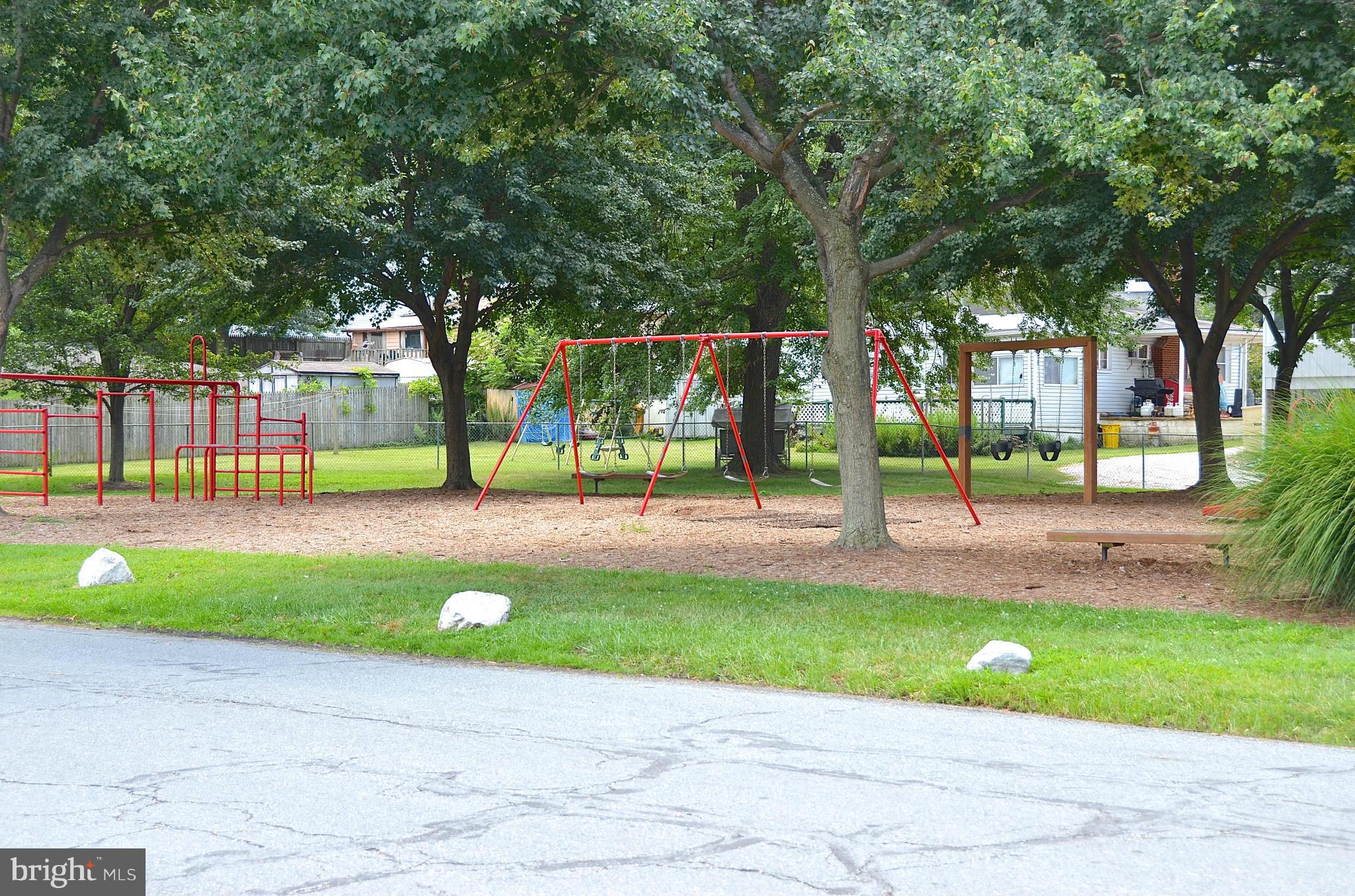 WOODLAND BEACH - Residential