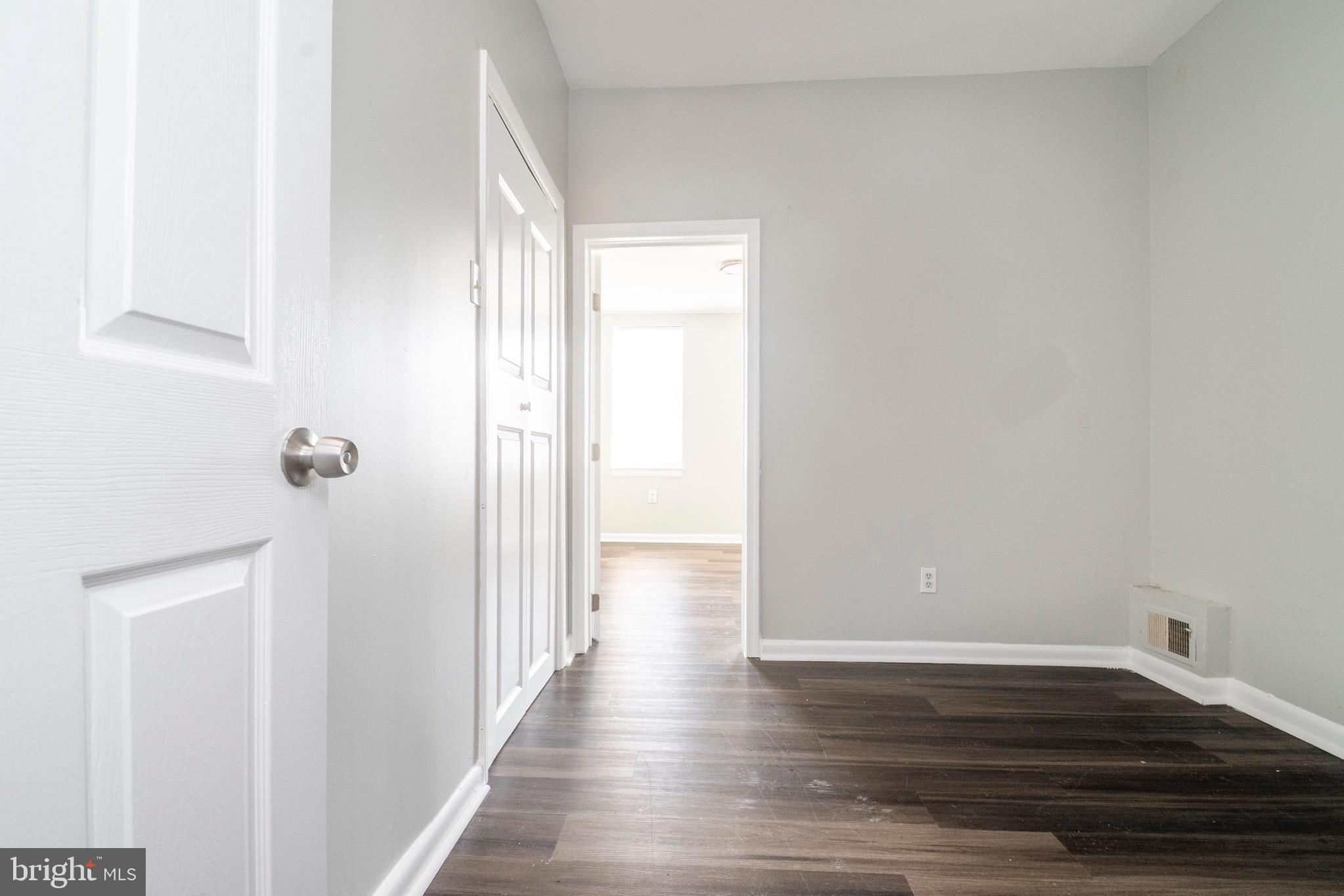 ELLWOOD PARK - Residential