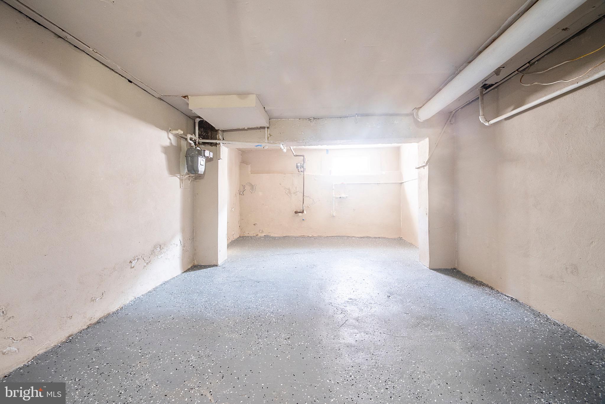 ELLWOOD PARK - Residential